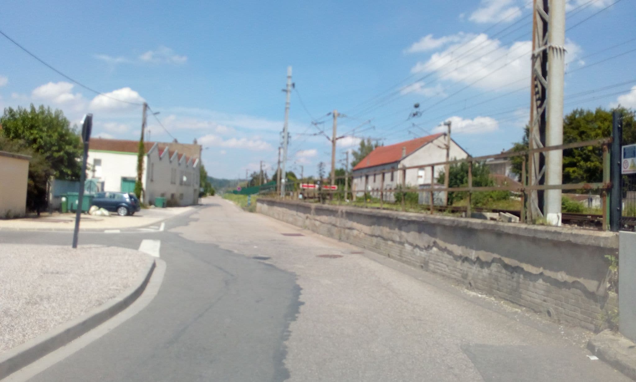 Street view near Comfort Enzo Hôtel, Pont-à-Mousson — © micmin1972 (CC BY-SA · Mapillary)