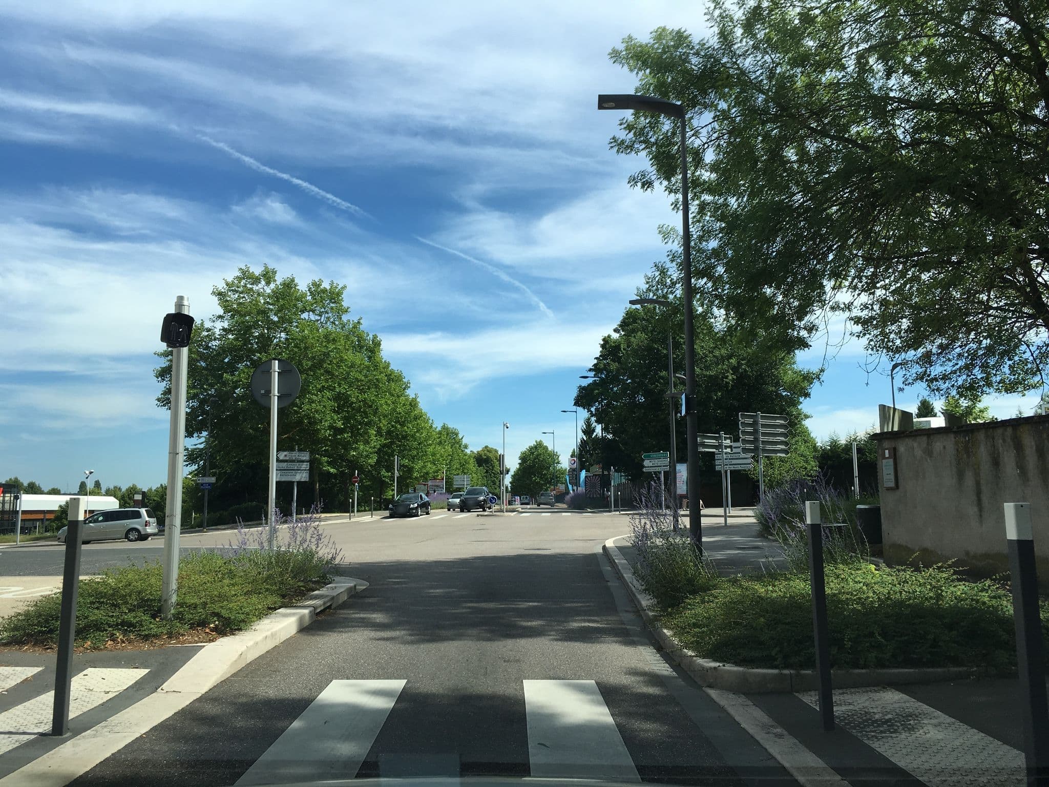 Street view near Les Hauts de Belletanche, Metz — © mappy_sa (CC BY-SA · Mapillary)