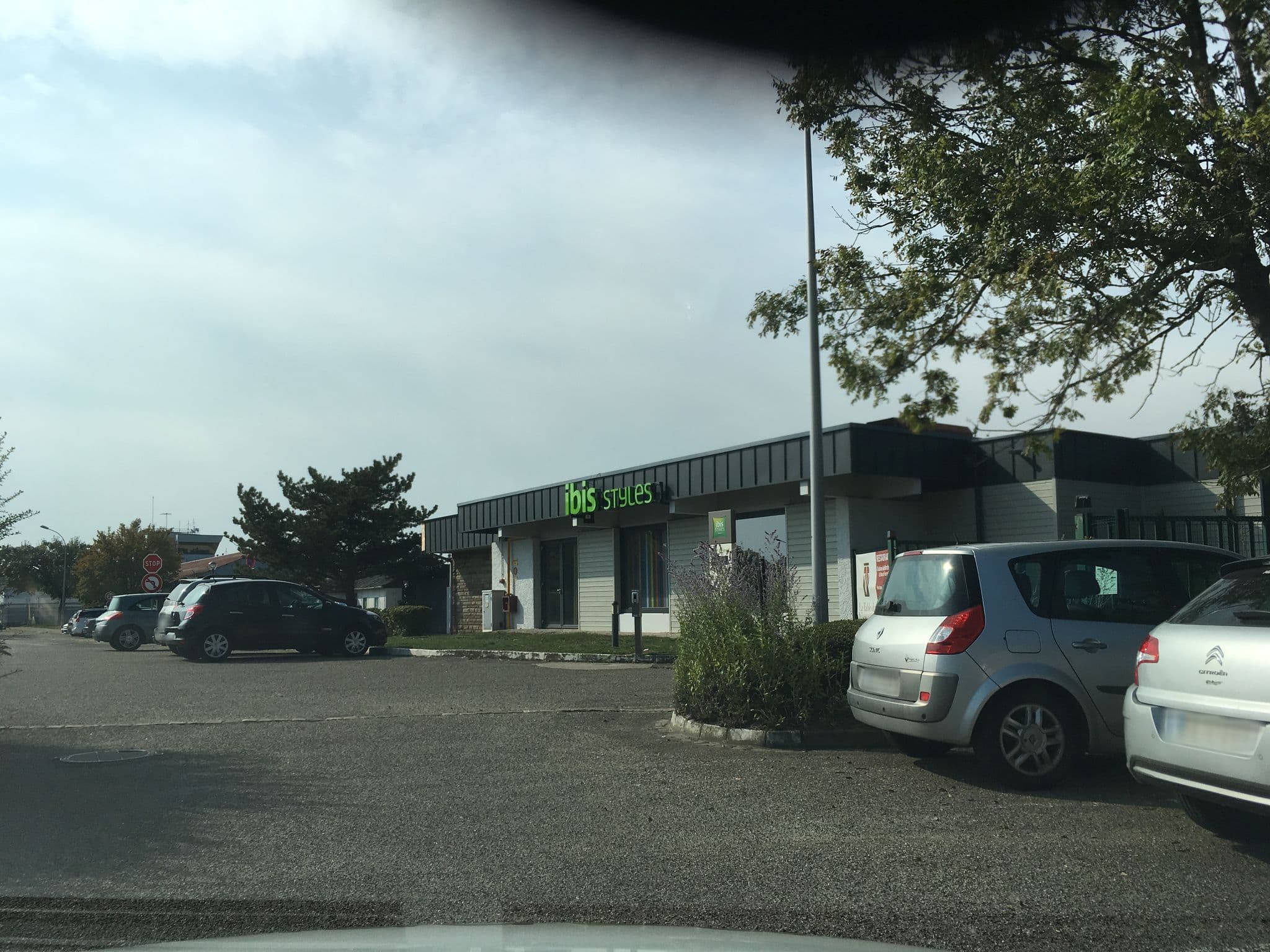 Street view near Hôtel Novotel, Houssen — © mappy_sa (CC BY-SA · Mapillary)