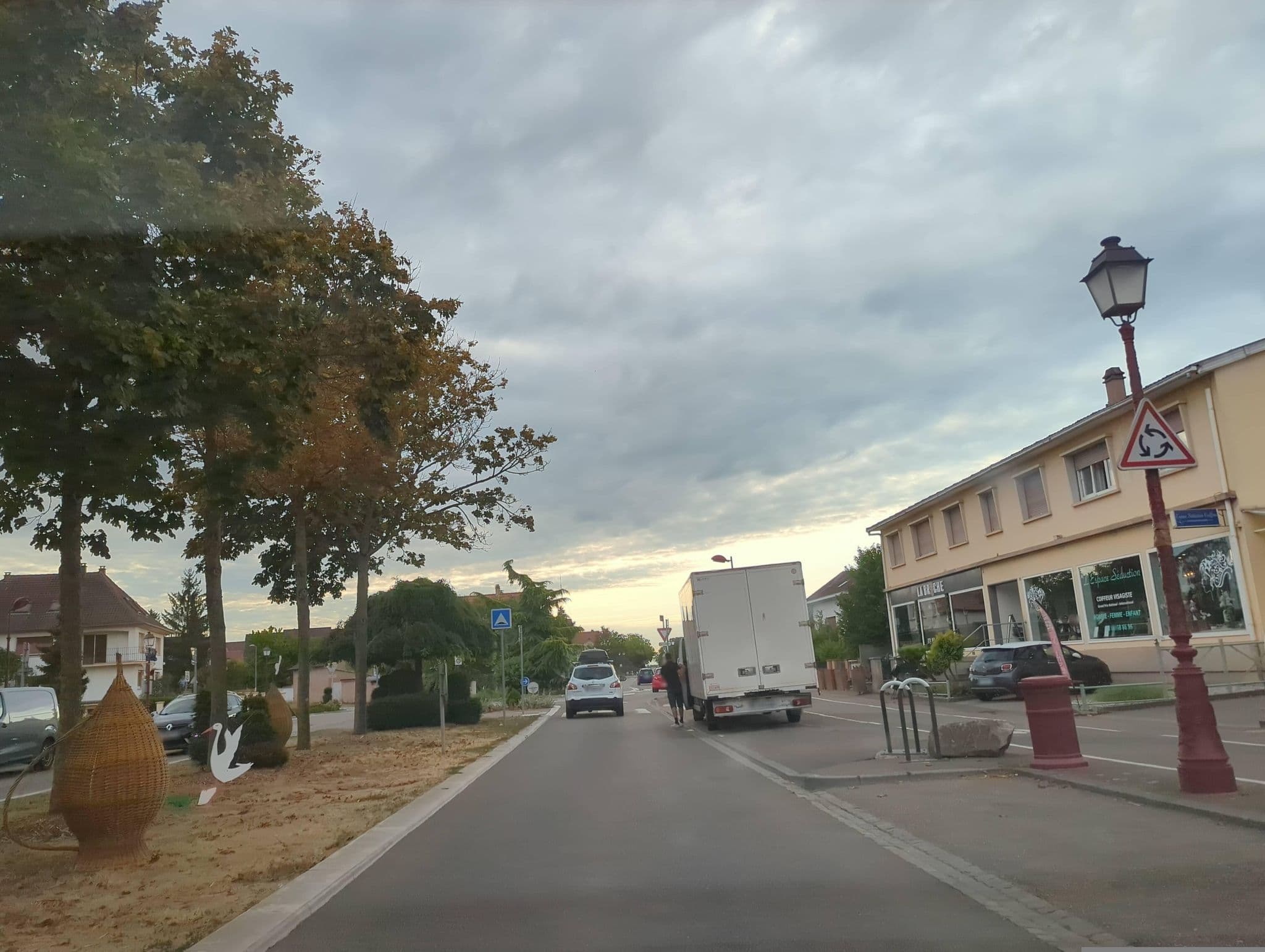Street view near Hoffer Henri, Geispolsheim — © mbertheau (CC BY-SA · Mapillary)