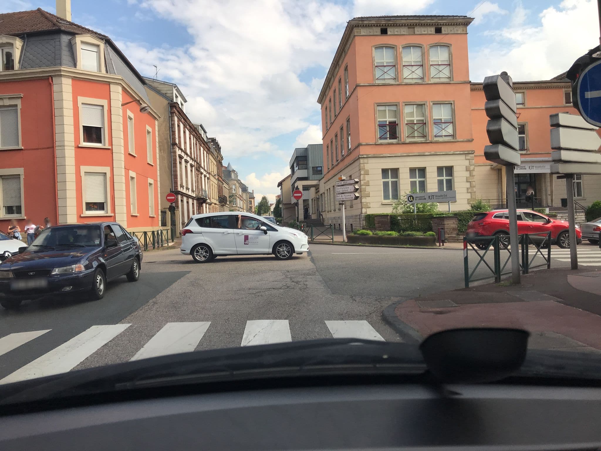 Street view near LOGIS Hôtel Union, Sarreguemines — © elton4711 (CC BY-SA · Mapillary)