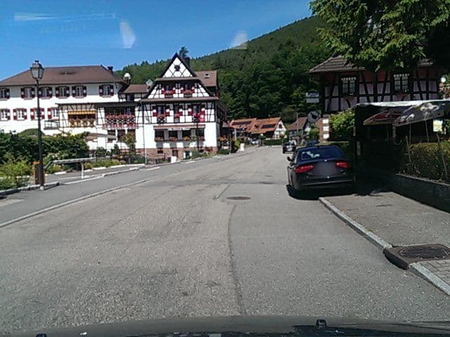 Street view near Hoefler Hotel-Restaurant, Lembach — © bufonto (CC BY-SA · Mapillary)
