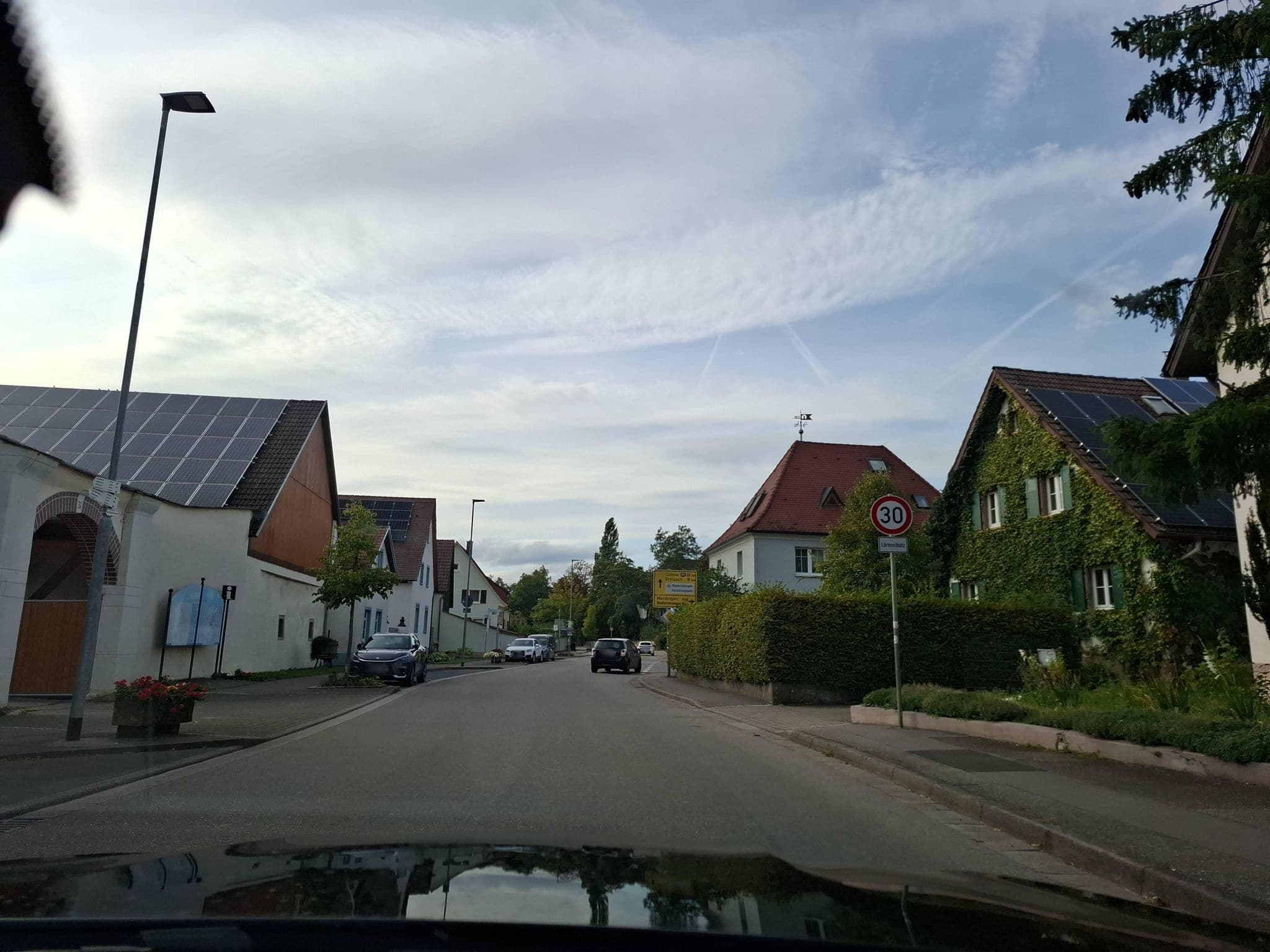 Street view near Gasthaus zum Hirschen, Merdingen — © bct (CC BY-SA · Mapillary)