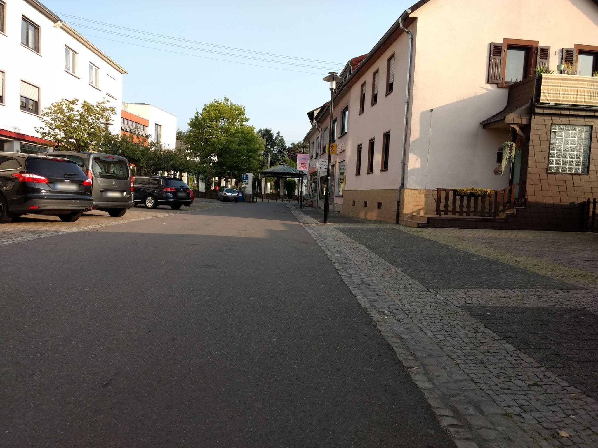 Street view near Gasthaus zu Moses Hotel und Restaurant, Dillingen — © lokilech (CC BY-SA · Mapillary)