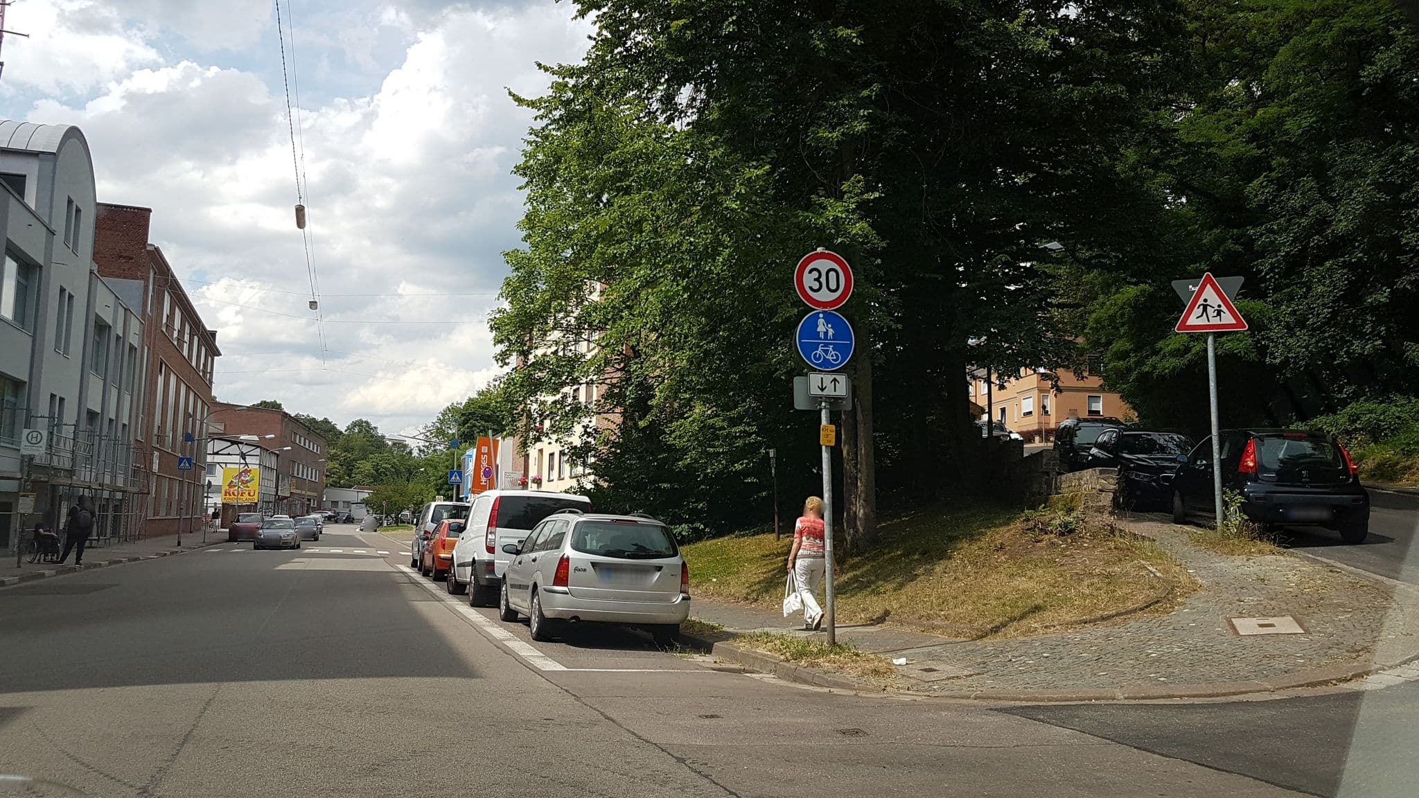Street view near Ferienwohnung Nähe Stadtzentrum, Saarbrücken — © teddy73 (CC BY-SA · Mapillary)