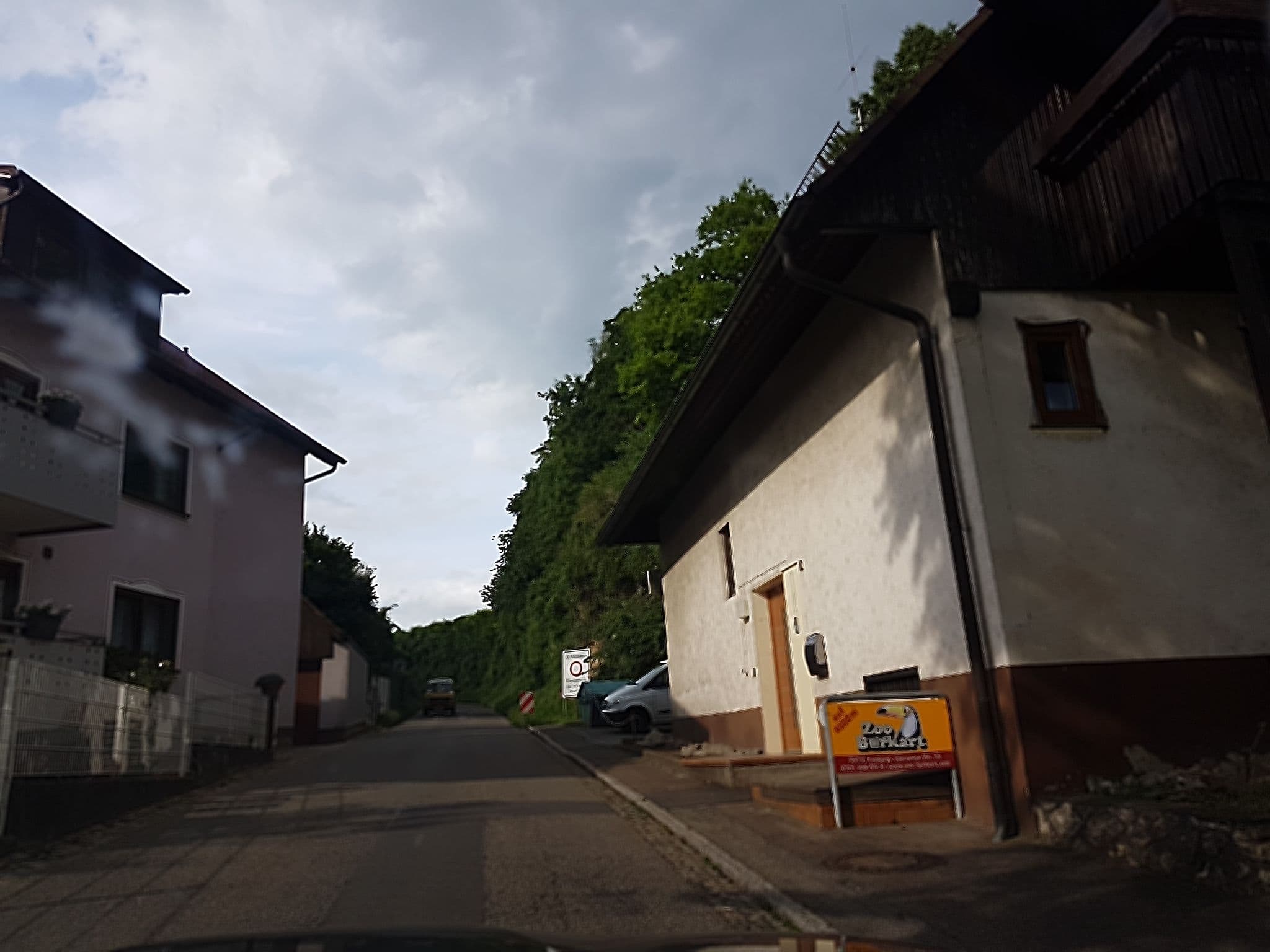 Street view near Gasthaus Pension Löwen, Merdingen — © qungo (CC BY-SA · Mapillary)