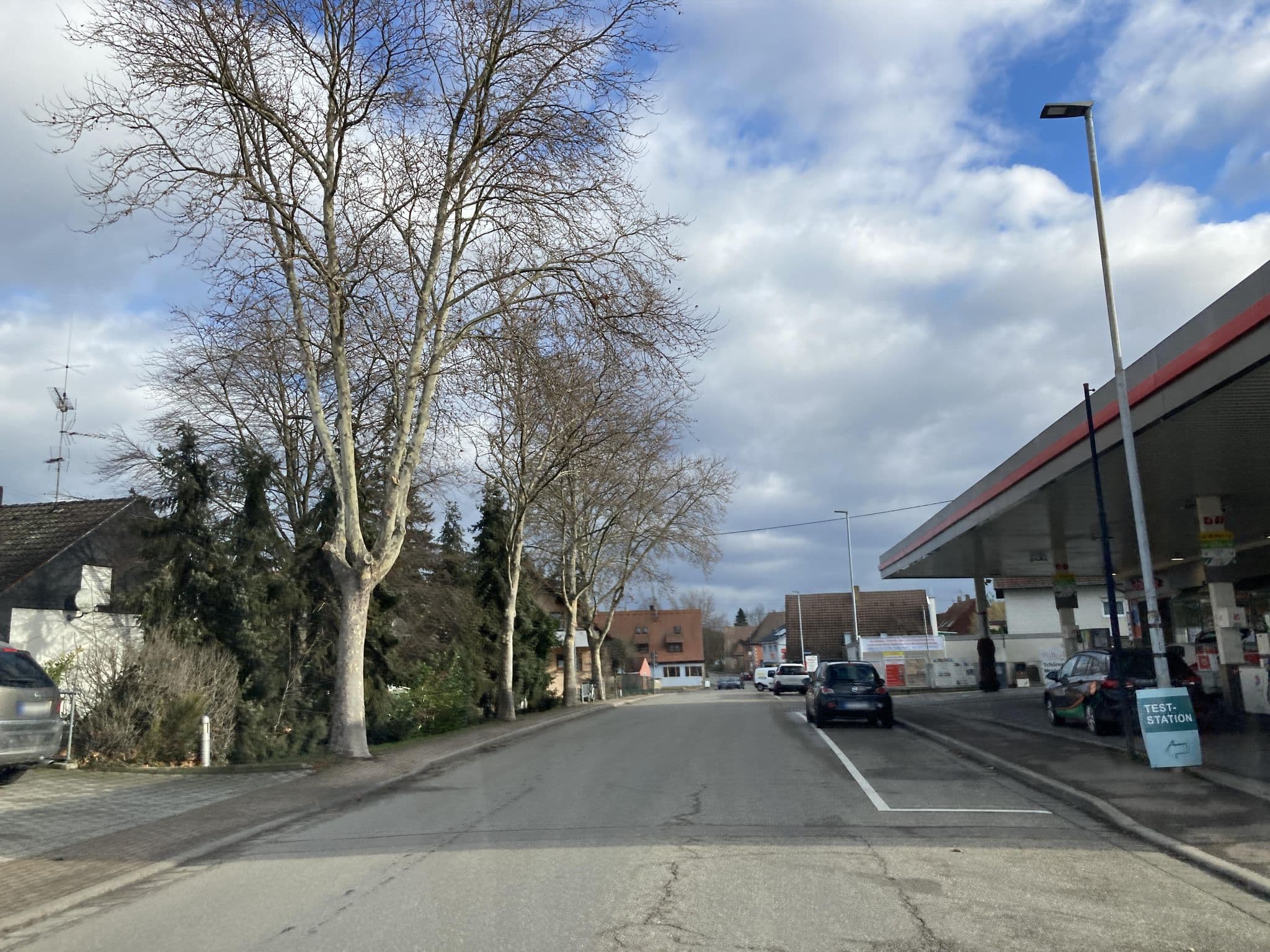 Street view near Hotel Fallerhof, Hartheim — © tasmaniadevil (CC BY-SA · Mapillary)
