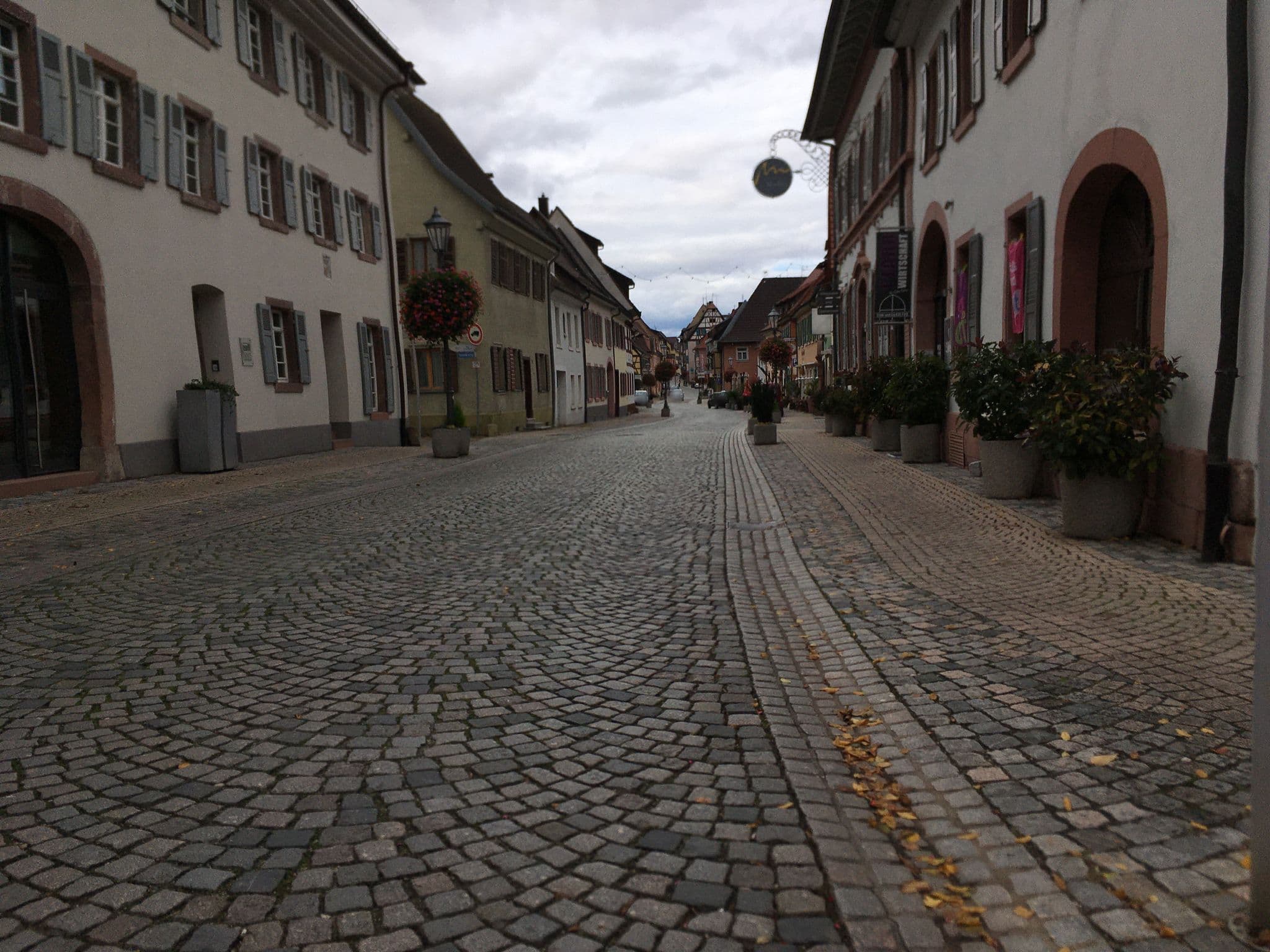Street view near Zollhaus Inh. Susanne Huwer, Endingen — © changchun1 (CC BY-SA · Mapillary)