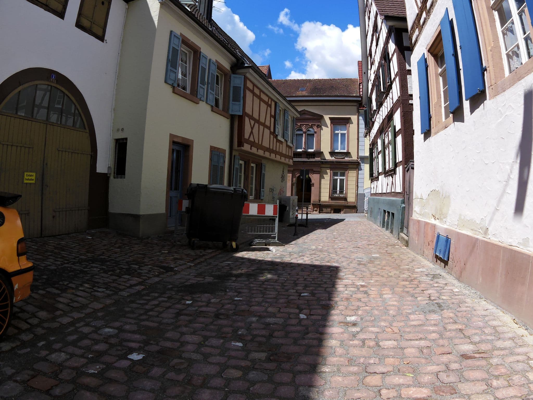 Street view near Hotel zum Löwen, Lahr — © zoegglmeyr (CC BY-SA · Mapillary)