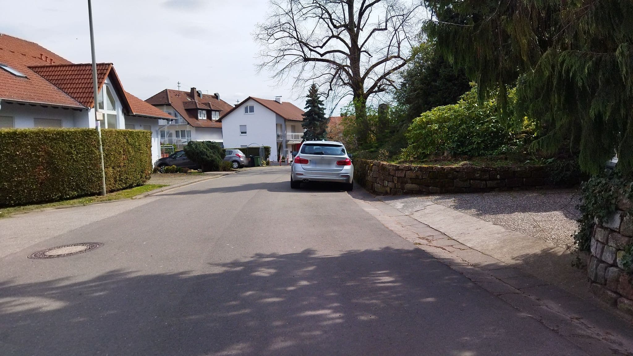 Street view near Oma's Haus Bed & Breakfast, Rhodt unter Rietburg — © changchun1 (CC BY-SA · Mapillary)
