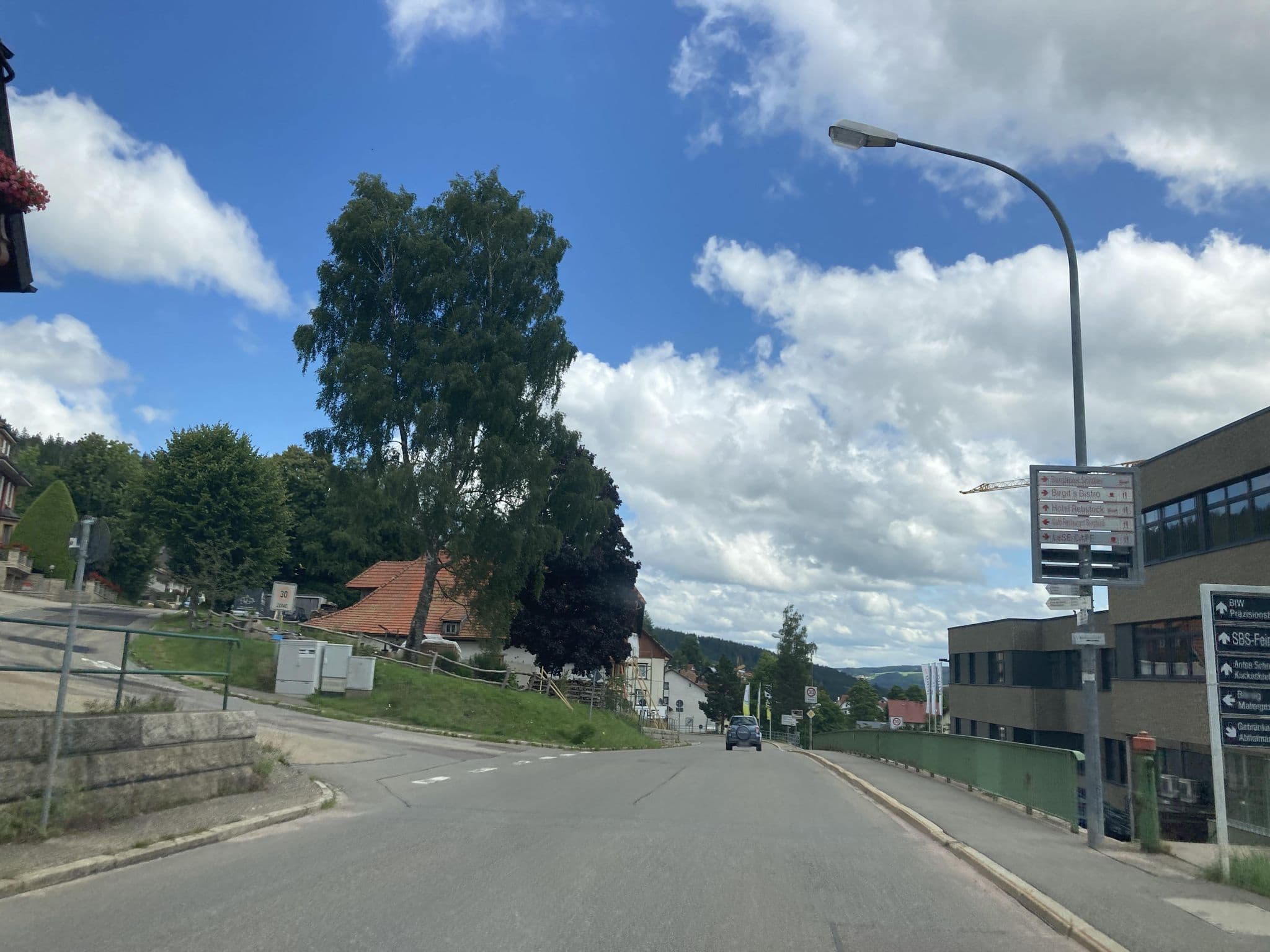 Street view near Ferienhaus Beyermann, Schonach im Schwarzwald — © tasmaniadevil (CC BY-SA · Mapillary)