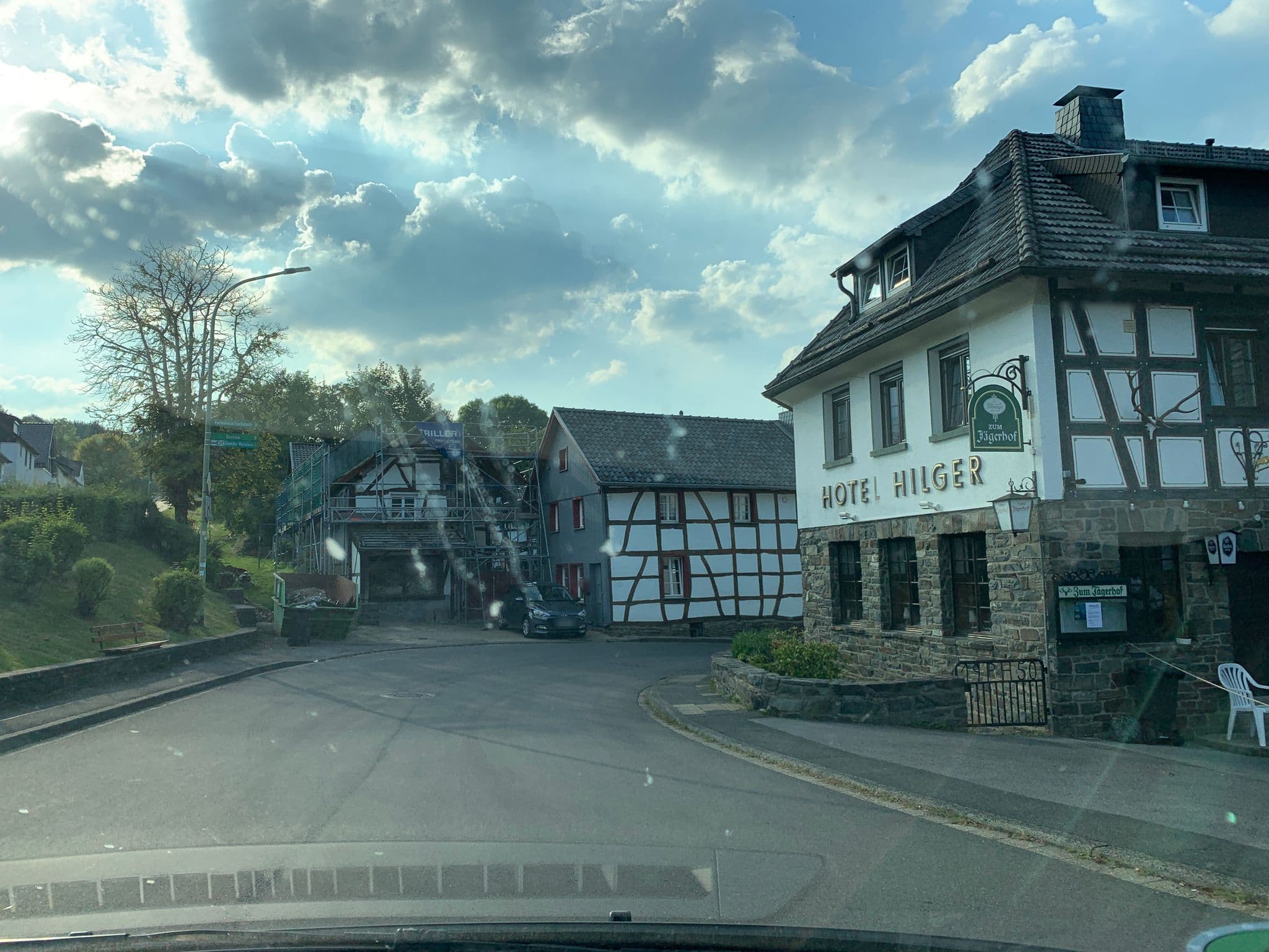 Street view near Jägerhof Familie Hilger, Simmerath — © noel (CC BY-SA · Mapillary)