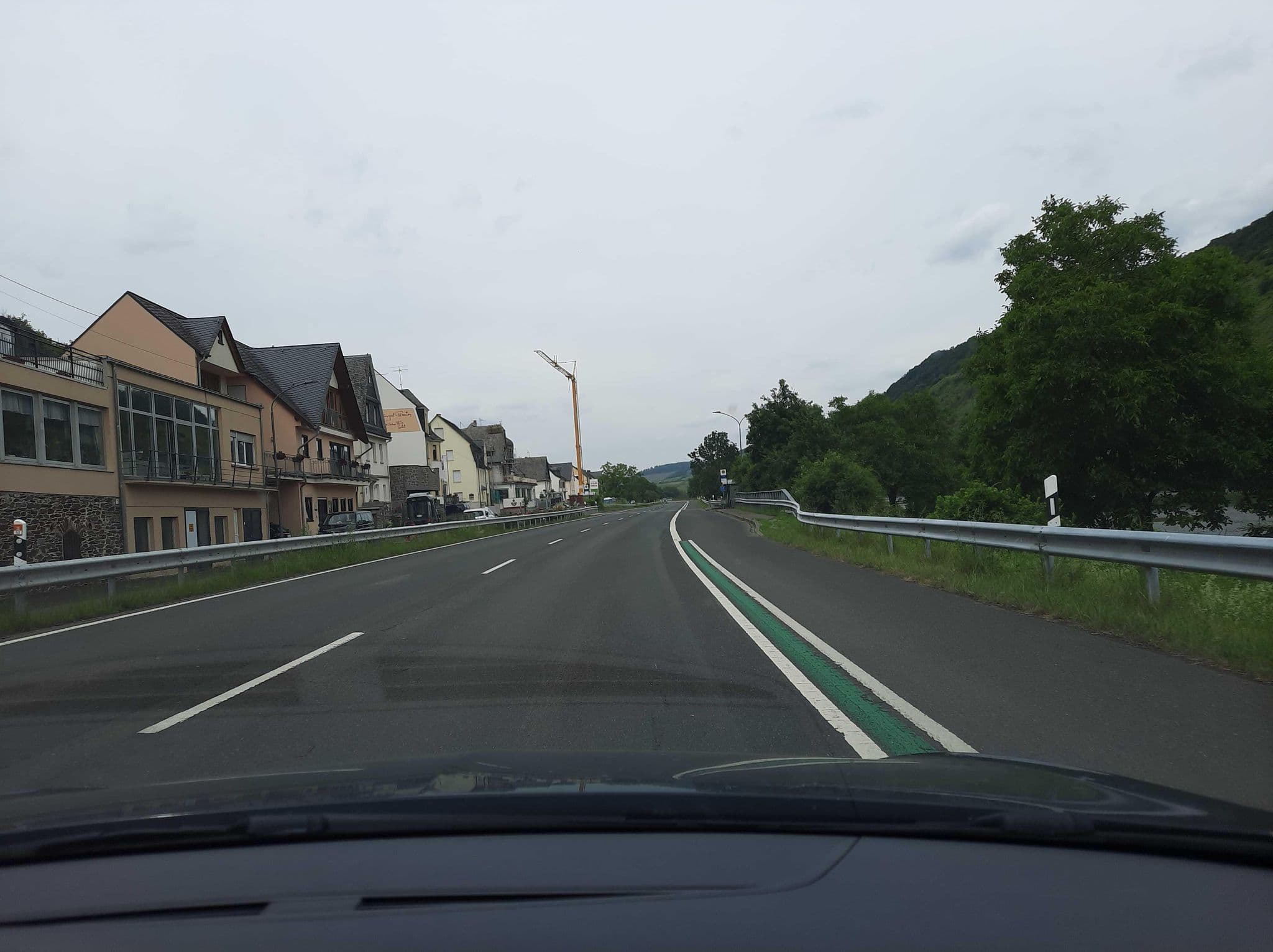 Street view near Demmerle Hotelbetriebs GmbH & Co, Briedel — © Lowiekse (CC BY-SA · Mapillary)