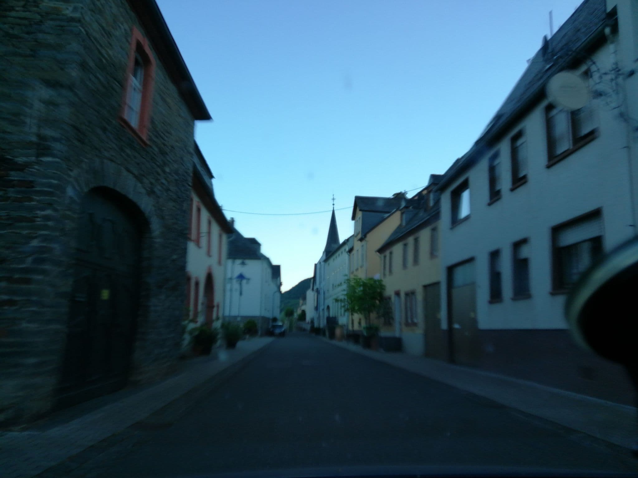 Street view near Gästehaus Am Herrenberg, Osann-Monzel — © ma_rt_in (CC BY-SA · Mapillary)