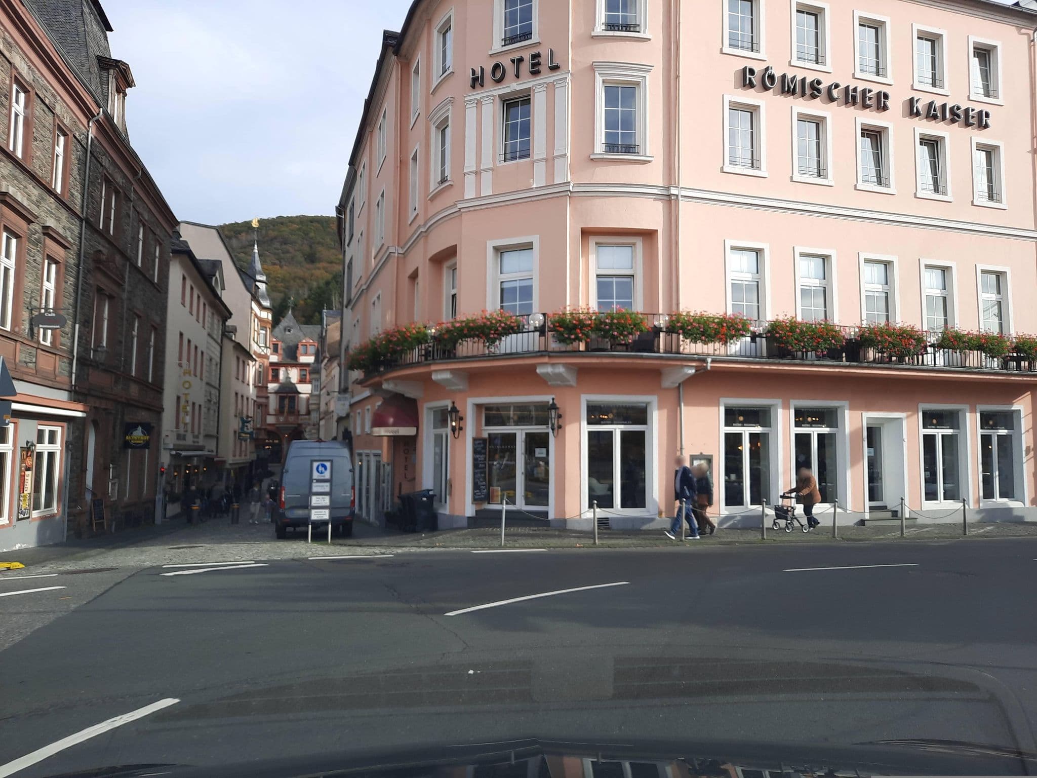 Street view near Sun Park Graach, Bernkastel-Kues — © Lowiekse (CC BY-SA · Mapillary)