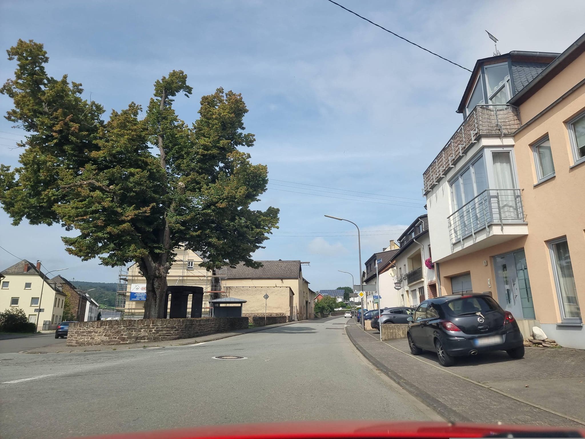 Street view near Pension Hoffmann, Osann-Monzel — © ma_rt_in (CC BY-SA · Mapillary)