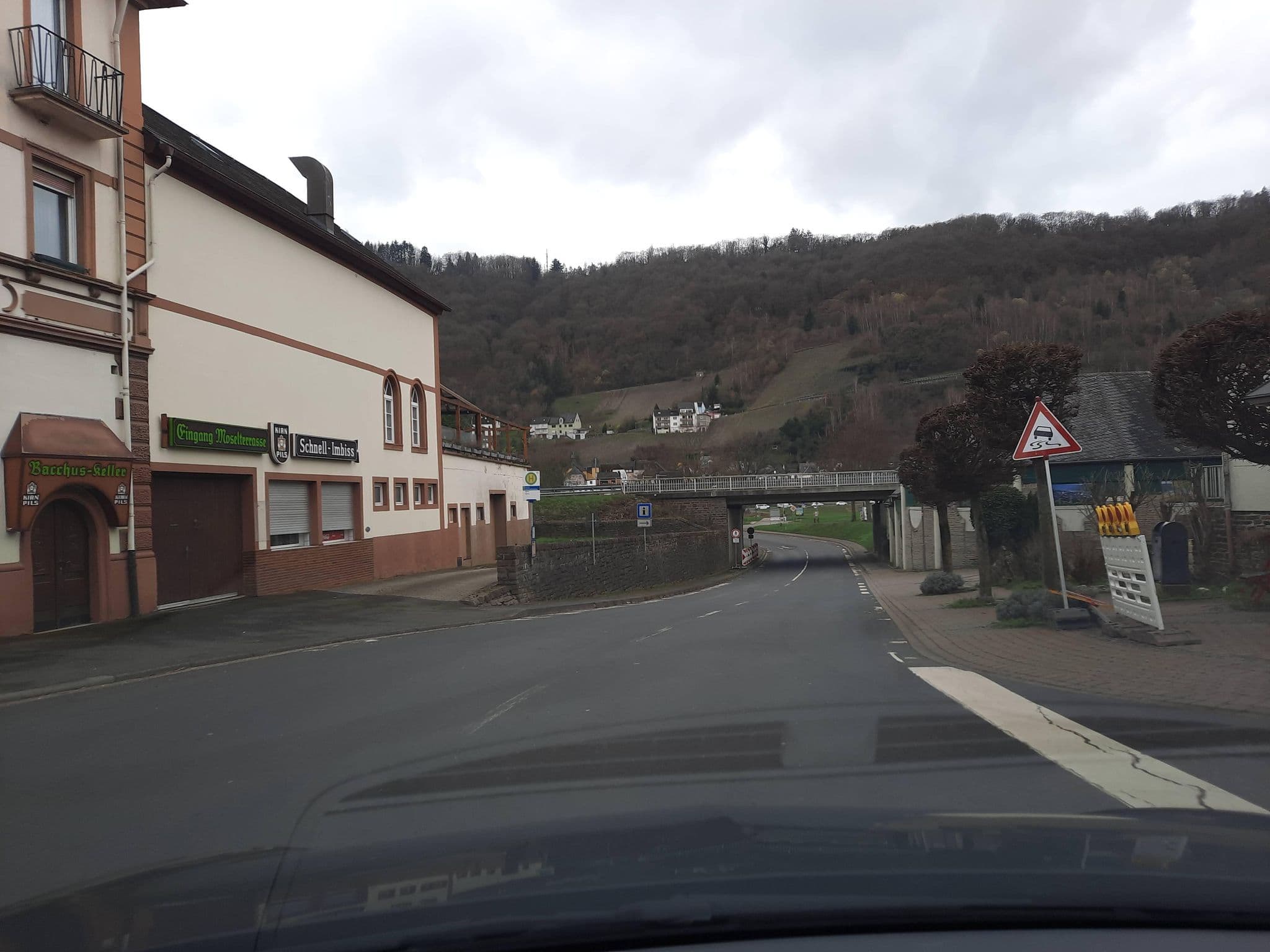 Street view near Hotel Dampfmühle, Enkirch — © Lowiekse (CC BY-SA · Mapillary)