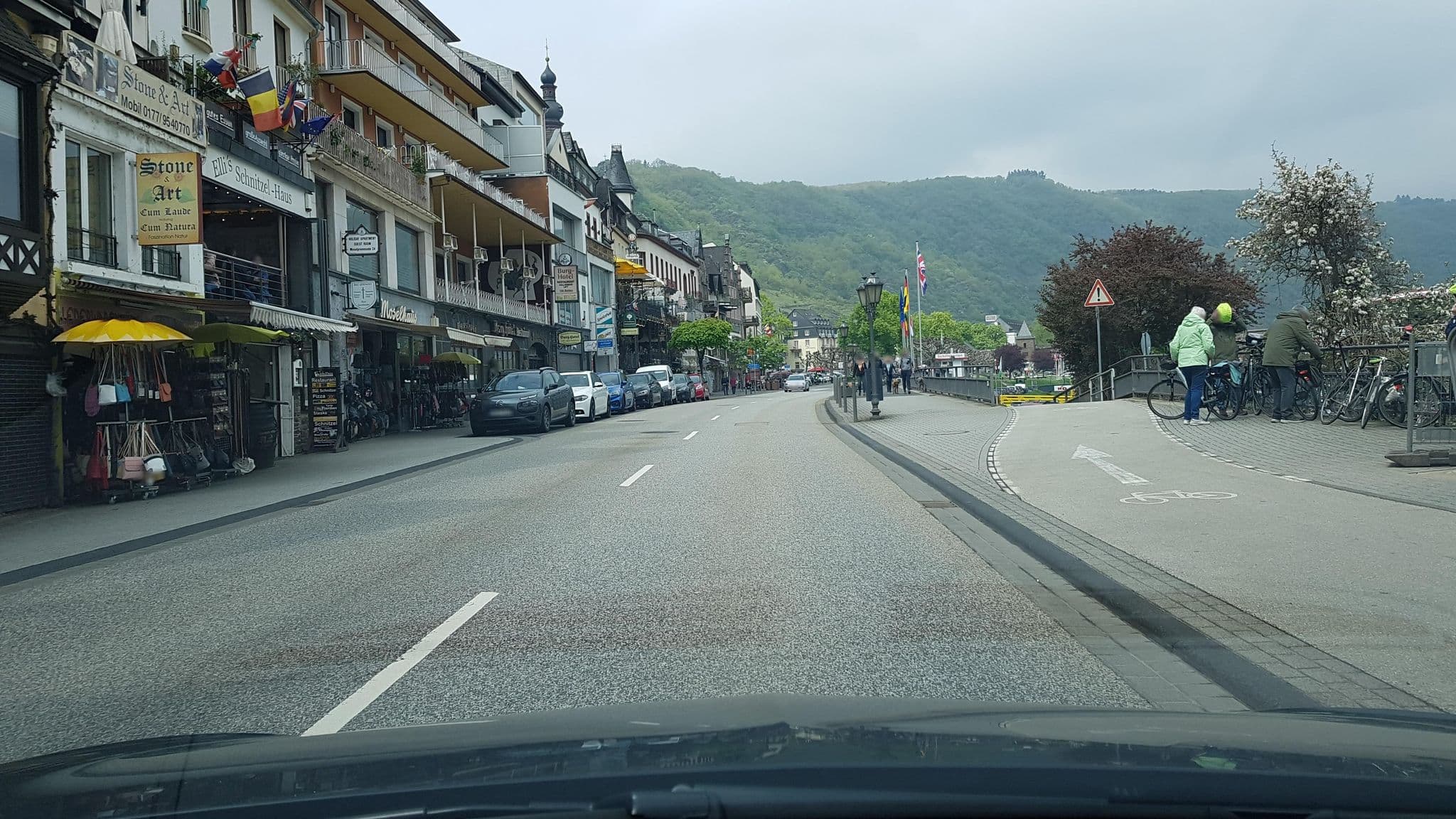 Street view near MoselAlpen, Cochem — © Lowiekse (CC BY-SA · Mapillary)