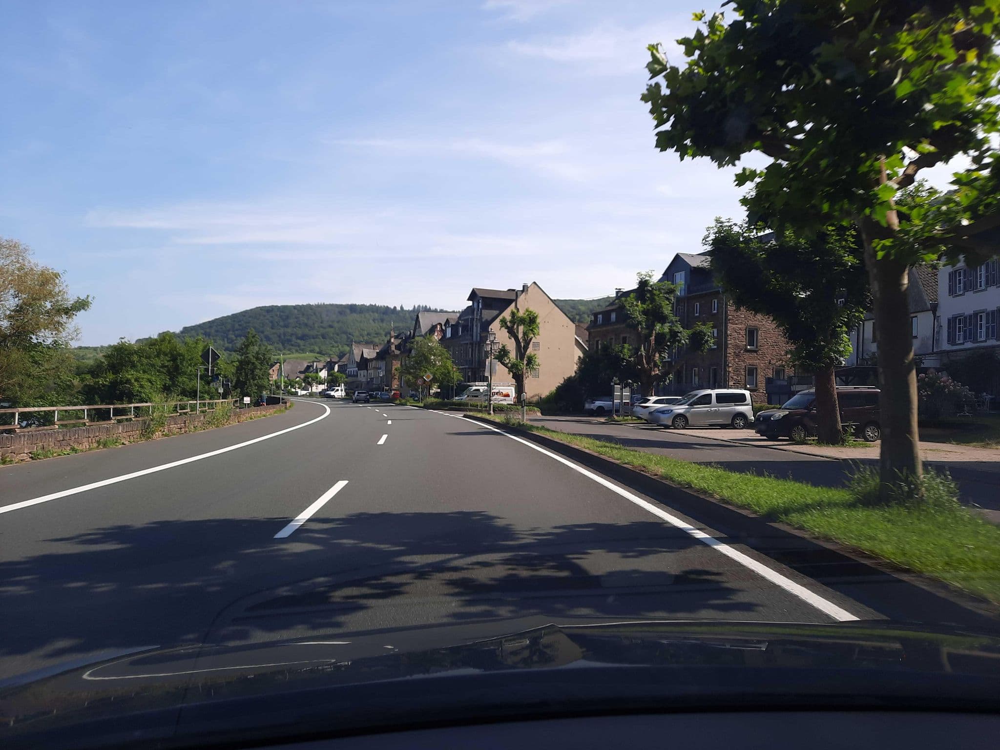 Street view near Gasthaus Am Klosterstübchen, Ediger-Eller — © Lowiekse (CC BY-SA · Mapillary)