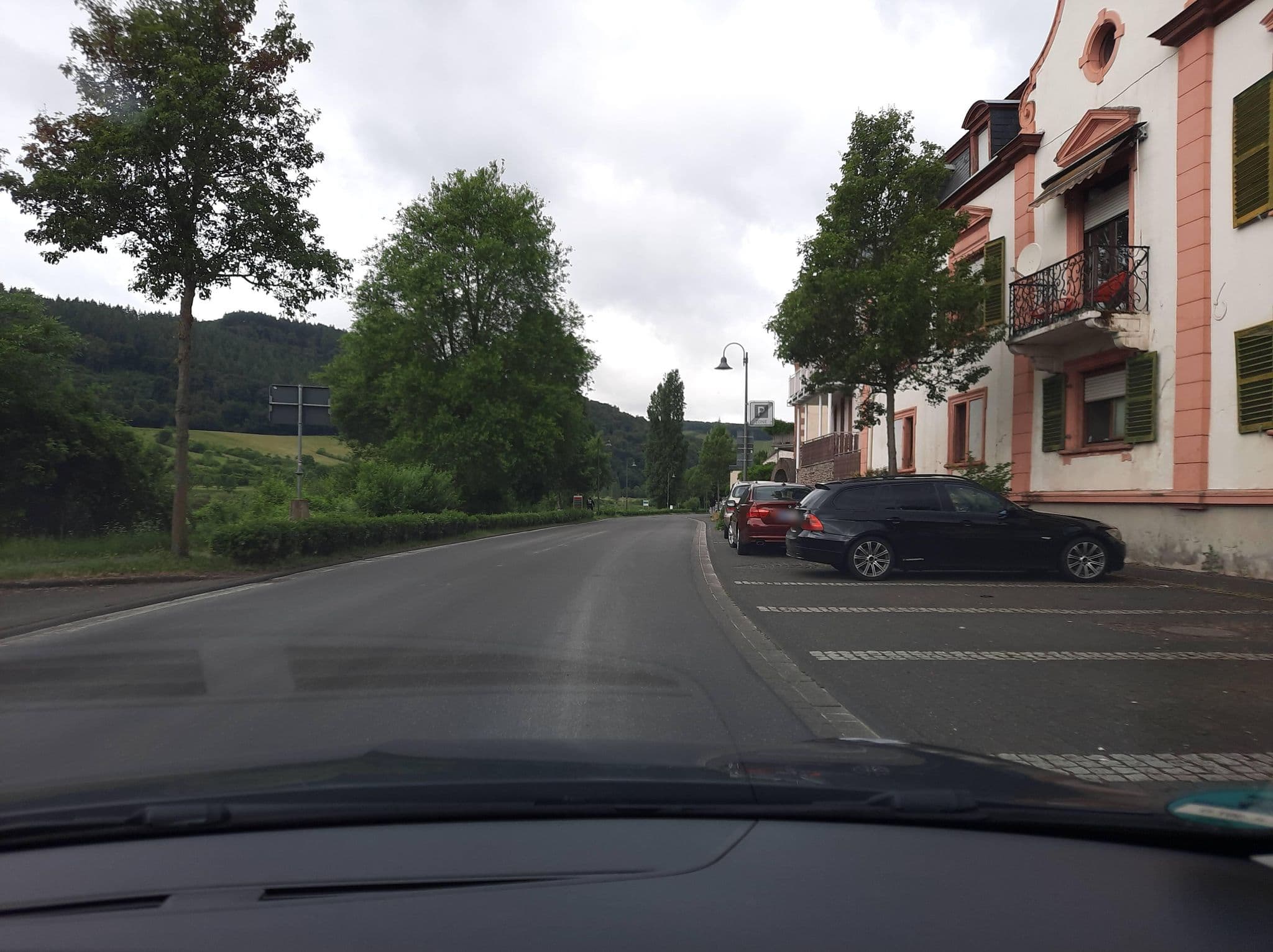 Street view near Ames, Zeltingen-Rachtig — © Lowiekse (CC BY-SA · Mapillary)
