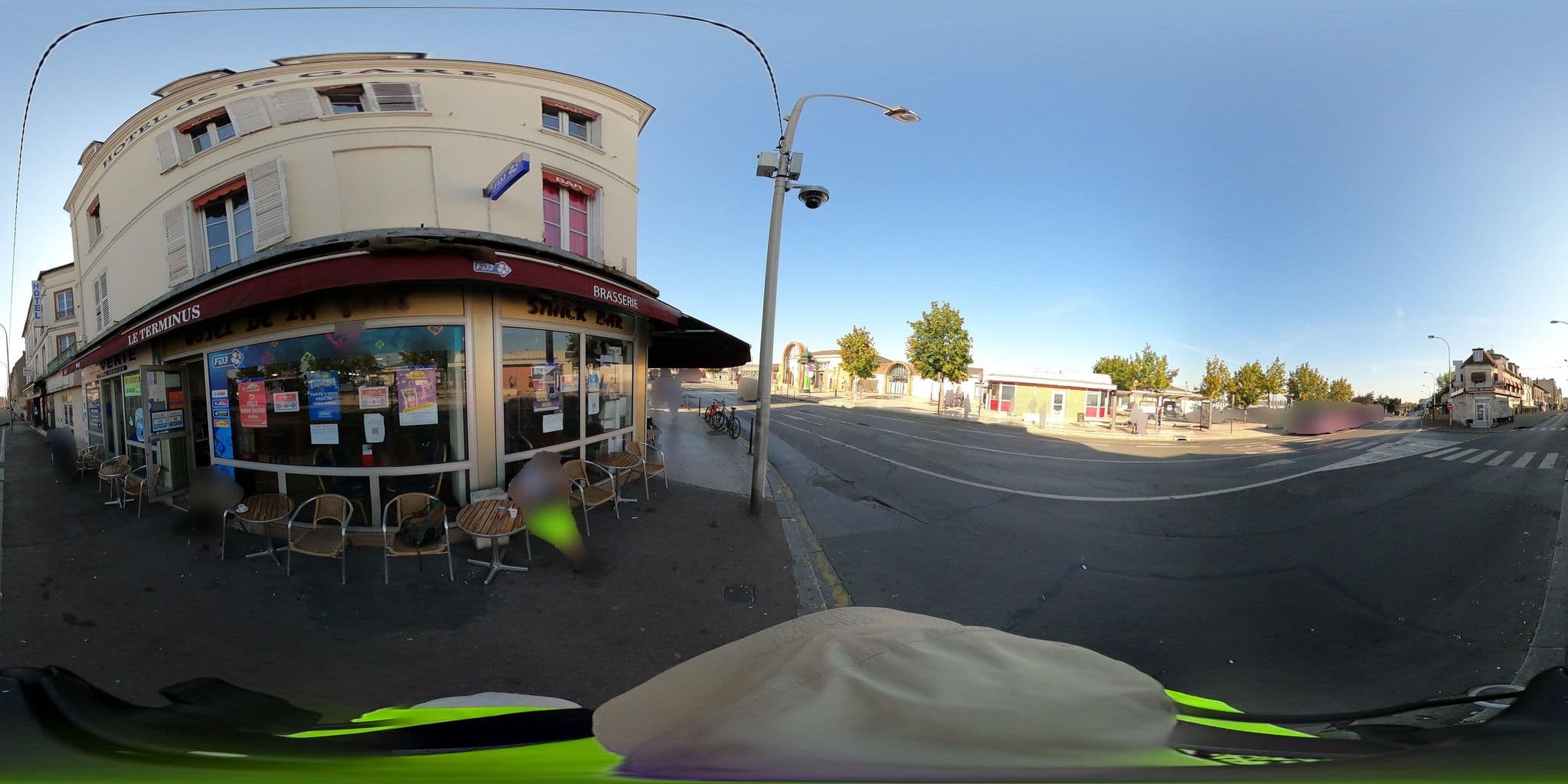 Street view near Hôtel de la Gare, Nogent-sur-Oise — © cartocite (CC BY-SA · Mapillary)