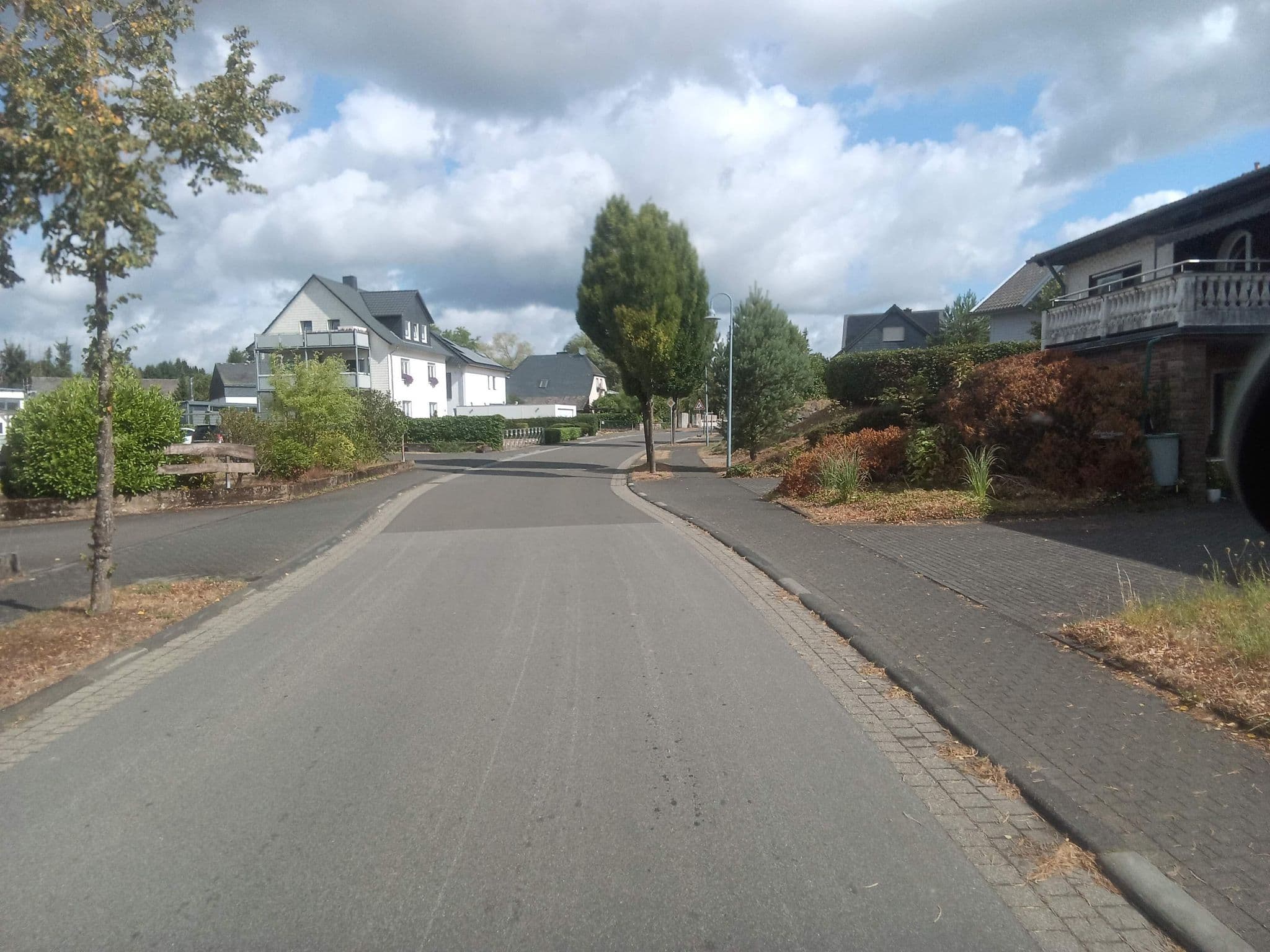 Street view near Pension Kupferpfanne, Manderscheid — © mprins (CC BY-SA · Mapillary)