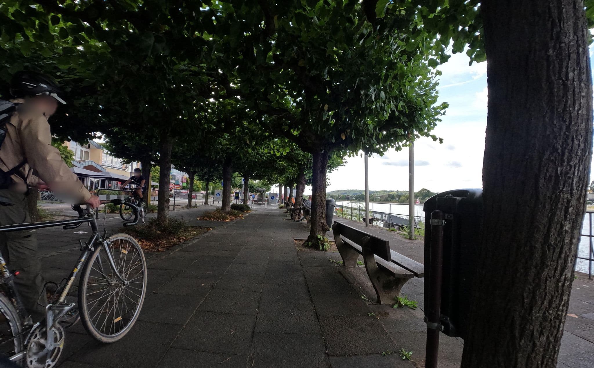 Street view near Drachenfelshotel, Königswinter — © countzero5 (CC BY-SA · Mapillary)
