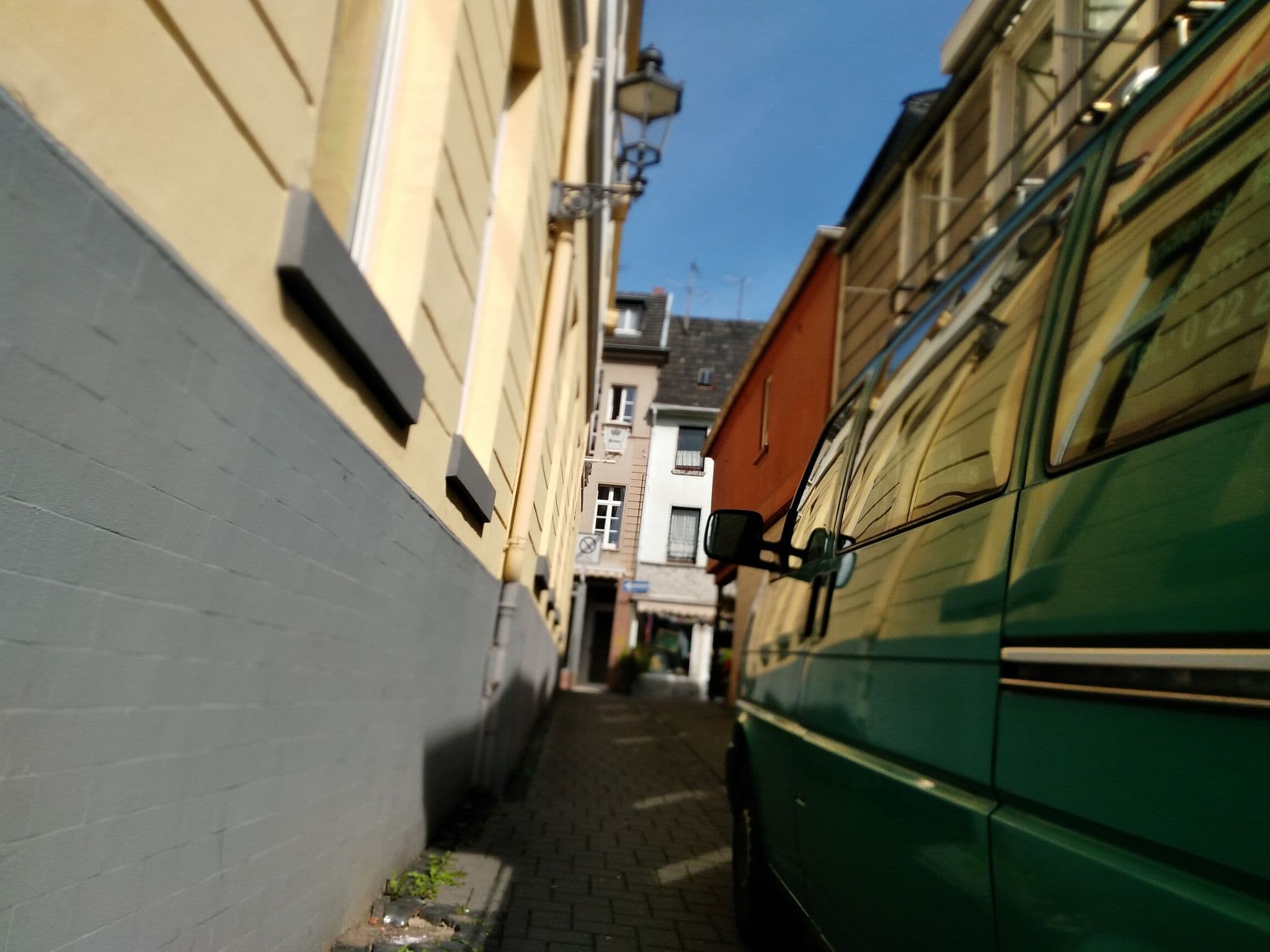 Street view near Das Hotel Krone KR Hotelbetriebs GmbH, Königswinter — © schwing (CC BY-SA · Mapillary)