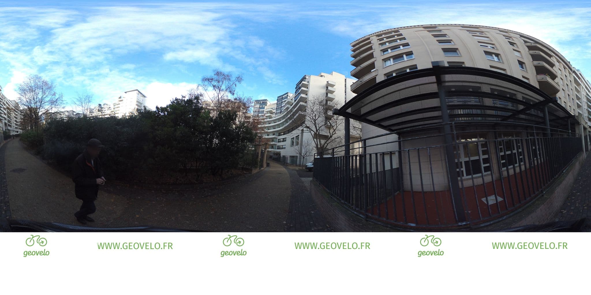 Street view near Residhome, La Defense — © simon_geovelo (CC BY-SA · Mapillary)