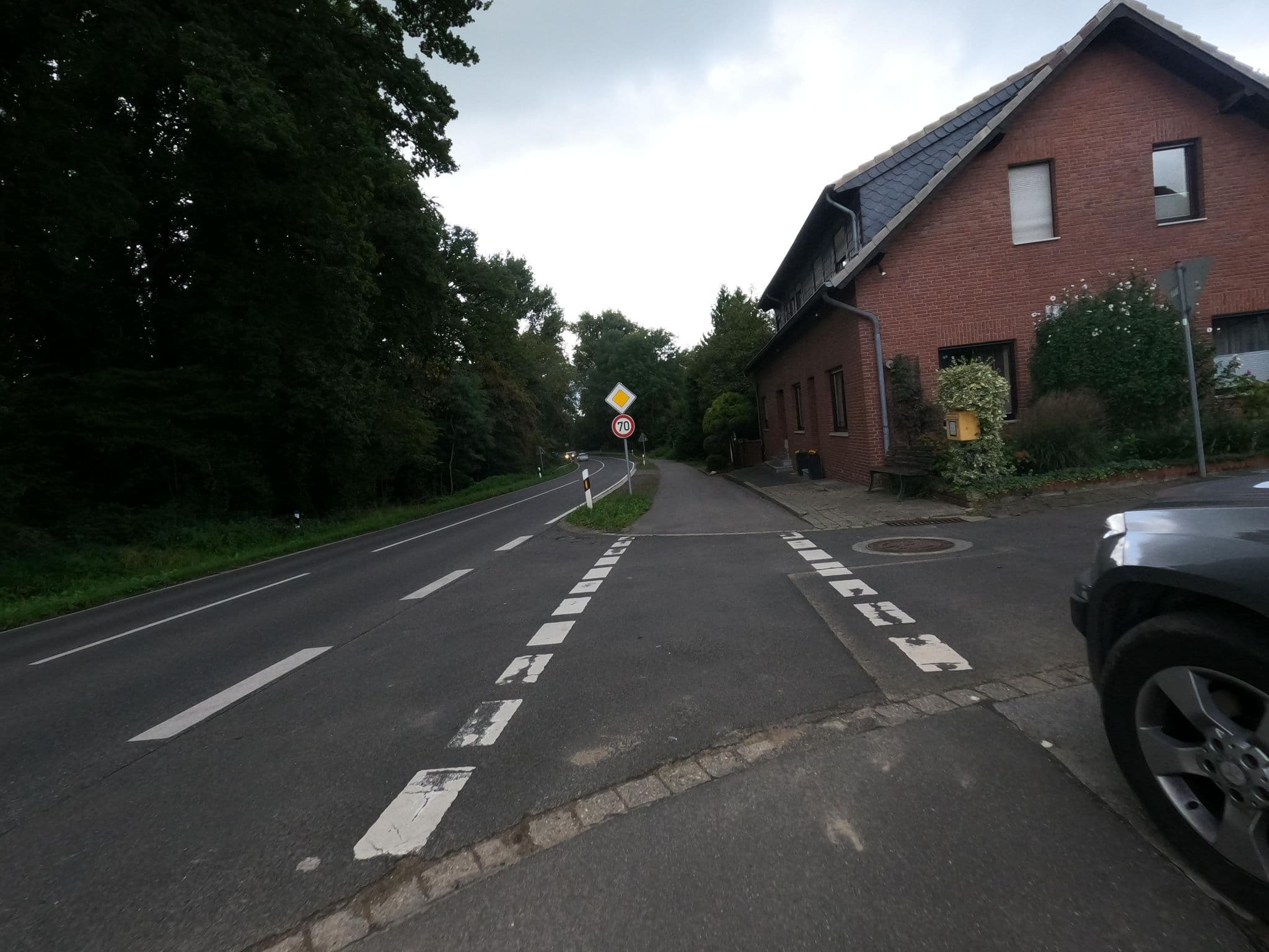 Street view near Kathrin und Heinz Dömges, Brüggen — © hektor1989 (CC BY-SA · Mapillary)