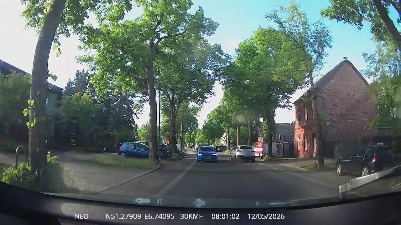 Street view near Fairport Hotel, Meerbusch — © TechniPorter (CC BY-SA · Mapillary)