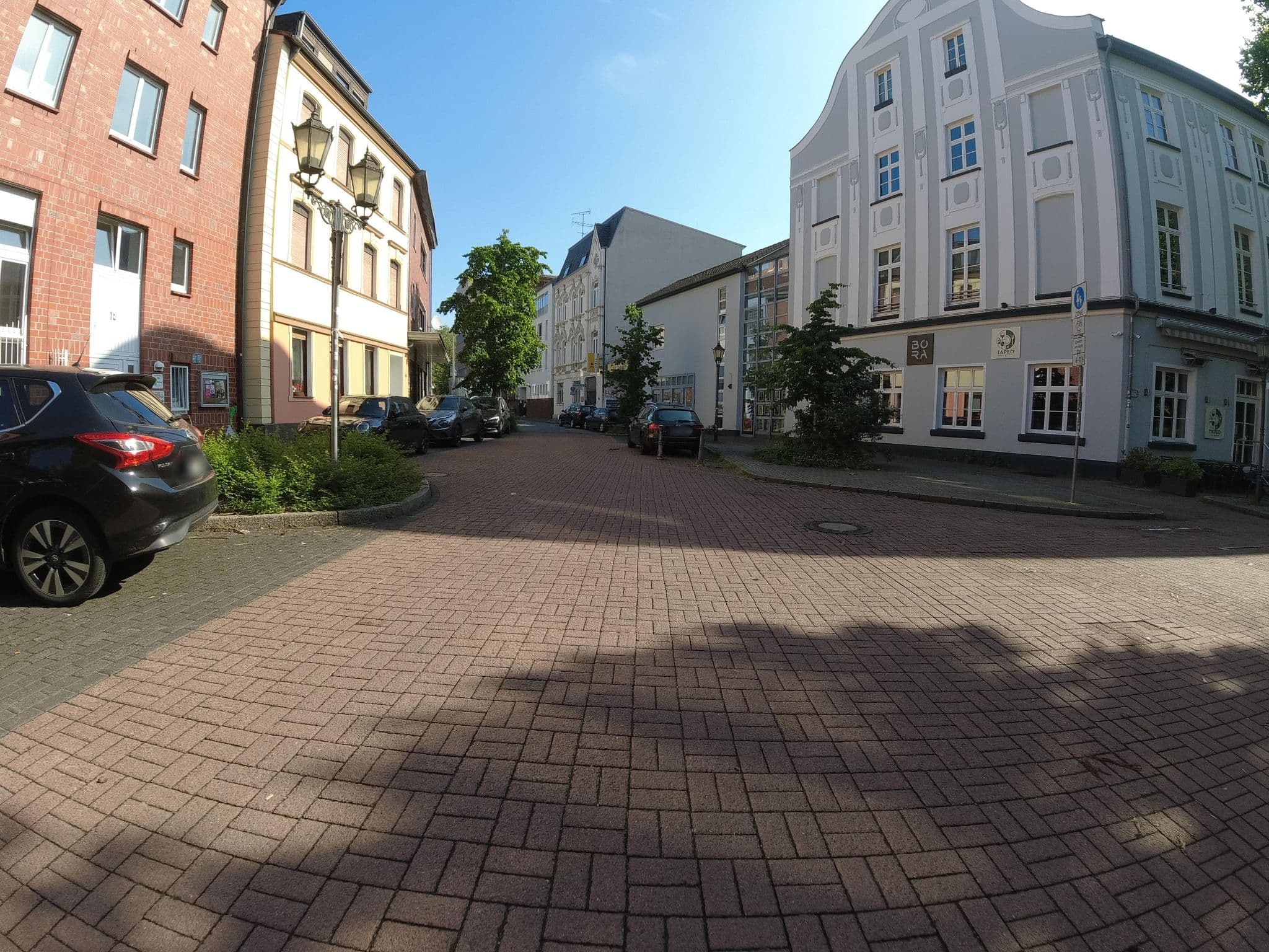 Street view near City Partner Hotel Sittardsberg, Duisburg — © ralrei (CC BY-SA · Mapillary)