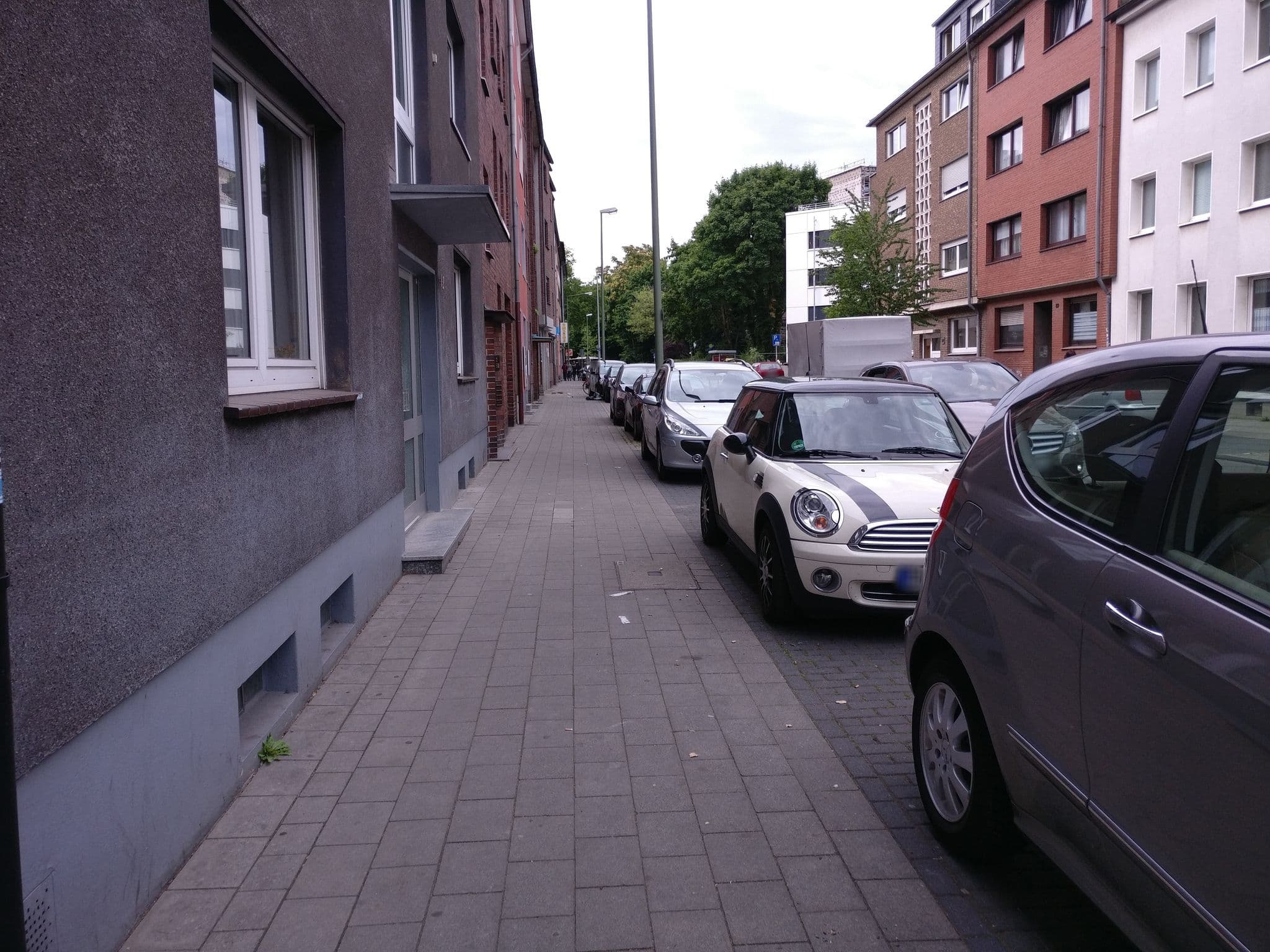 Street view near Glück Auf Appartements Kammerstraße, Duisburg — © cfbolz (CC BY-SA · Mapillary)