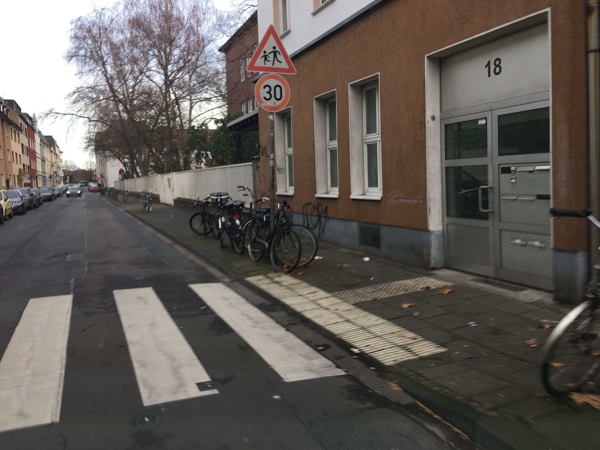 Street view near Apartment Köln Ehrenfeld, Ossendorf — © raymond (CC BY-SA · Mapillary)