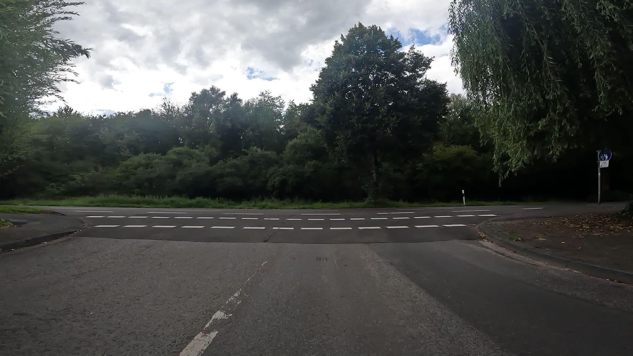 Street view near Luxury Apartment & Penthouse Villa, Rodenkirchen — © marccologne (CC BY-SA · Mapillary)