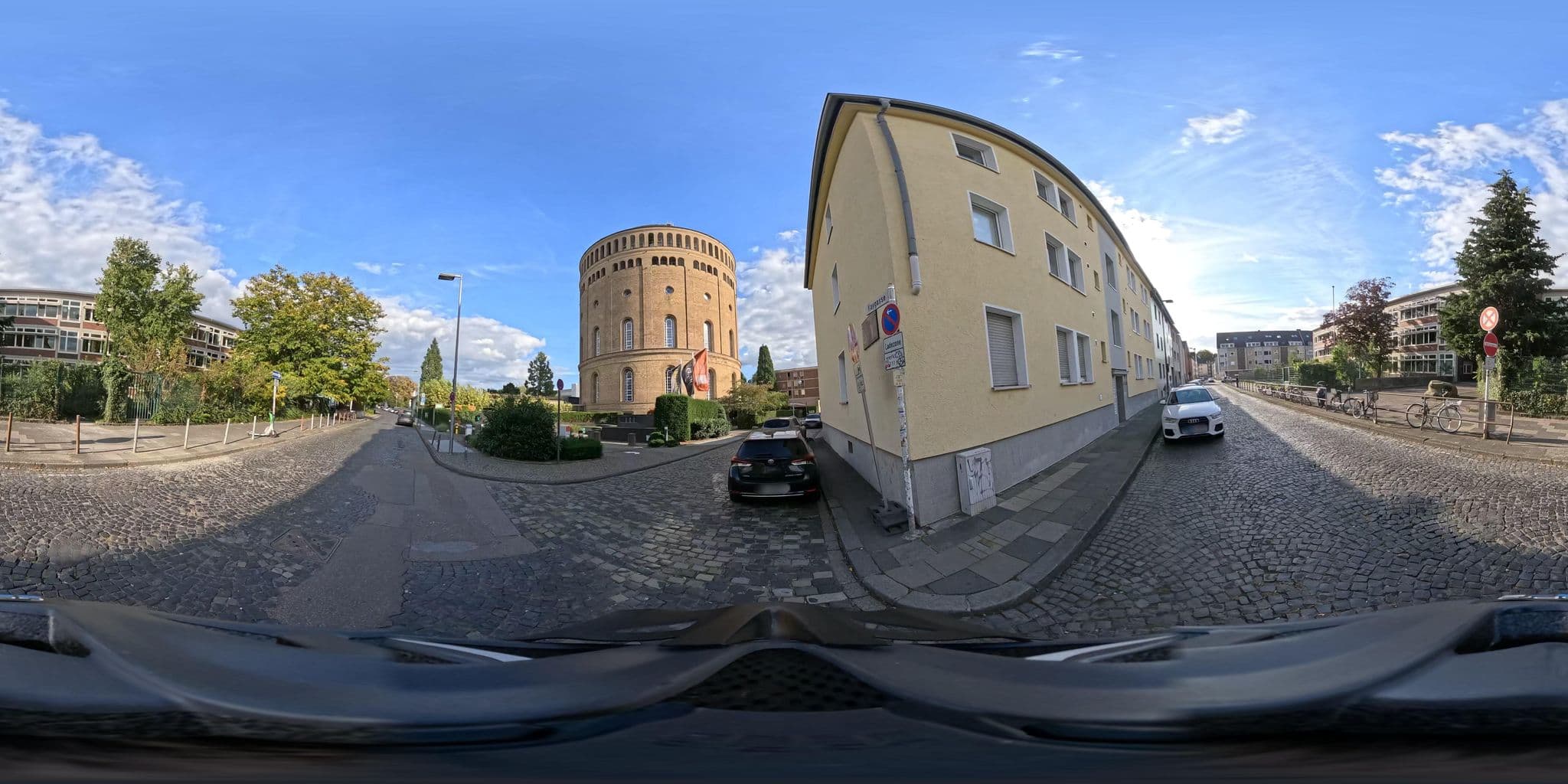 Street view near Wasserturm Hotel, Köln — © popball (CC BY-SA · Mapillary)