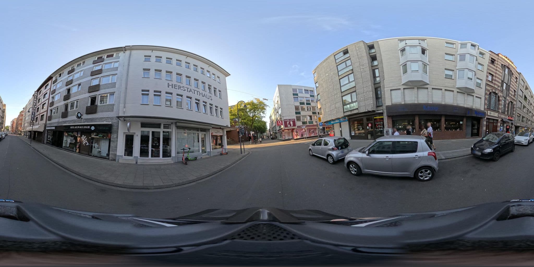 Street view near Centro Hotel Ariane, Altstadt Sud — © popball (CC BY-SA · Mapillary)