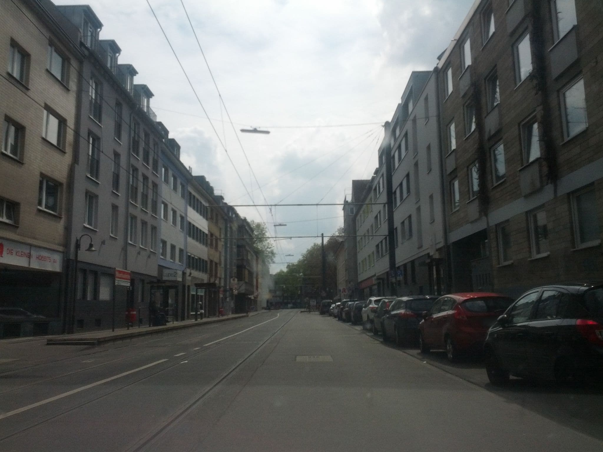 Street view near TERRI GmbH, Köln — © zoegglmeyr (CC BY-SA · Mapillary)