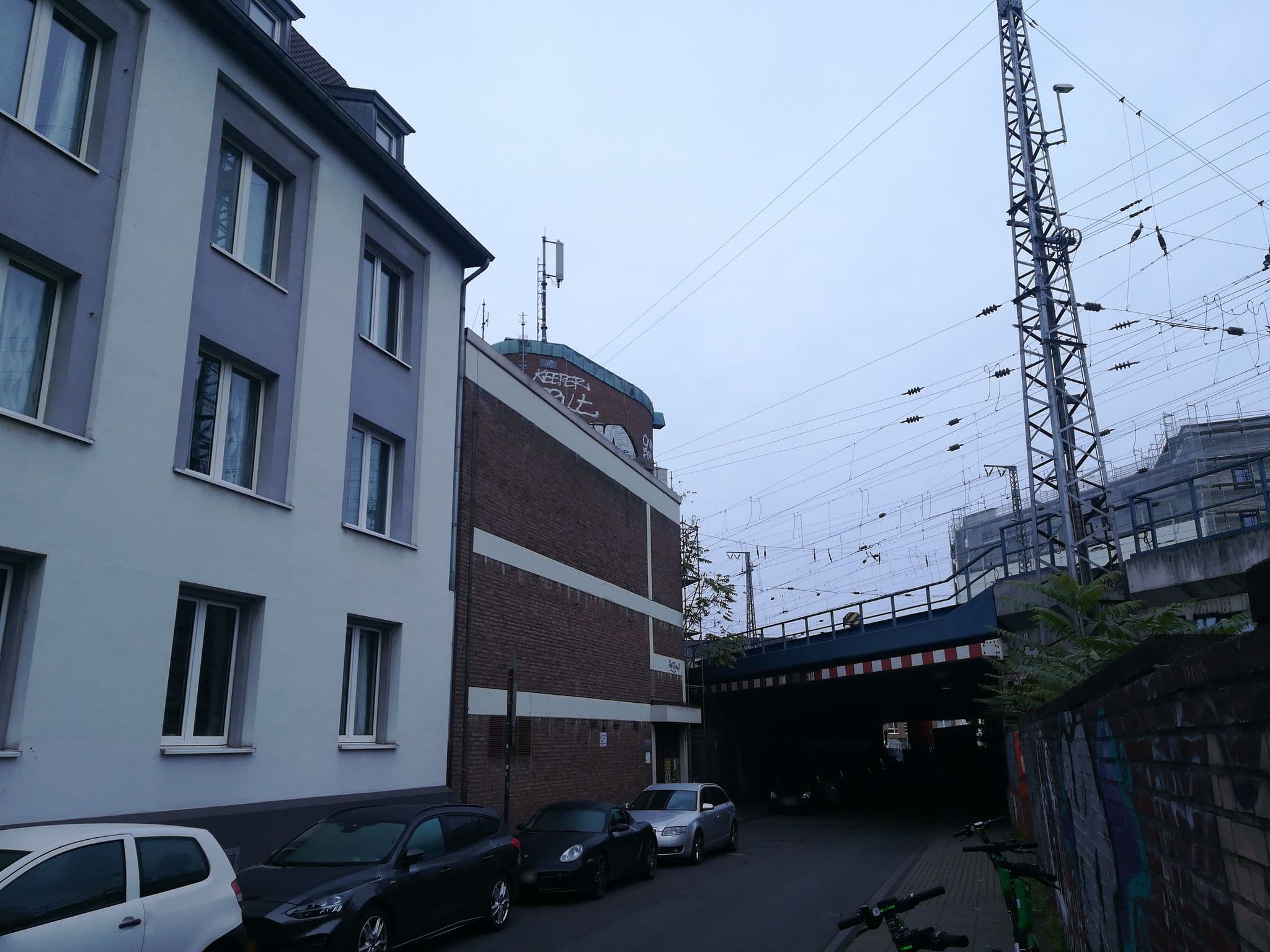Street view near Koelsche Kluengel, Neustadt/Nord — © zugnomade (CC BY-SA · Mapillary)