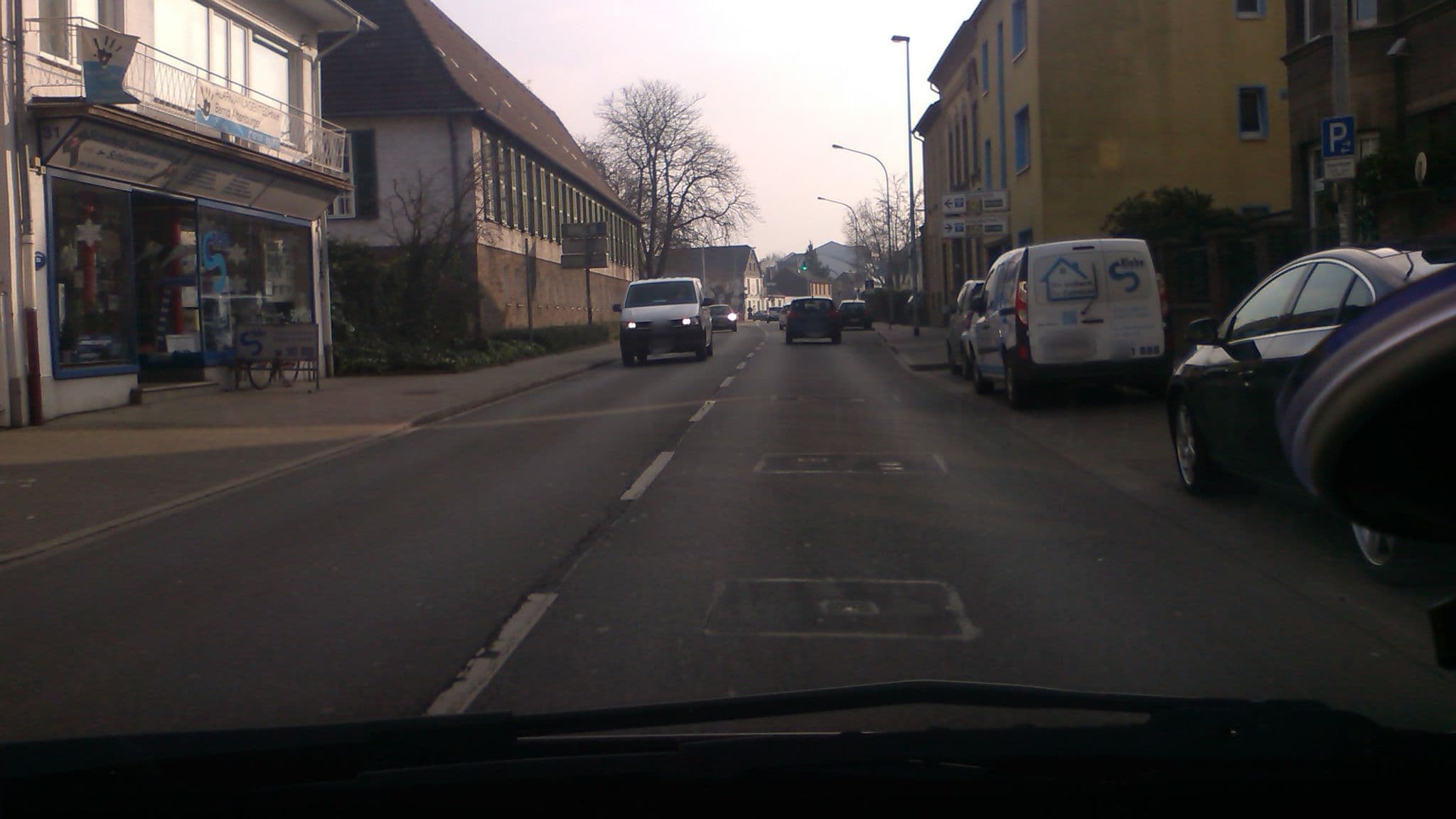 Street view near Römer Hotelverwaltungs GmbH, Hilden — © klape (CC BY-SA · Mapillary)
