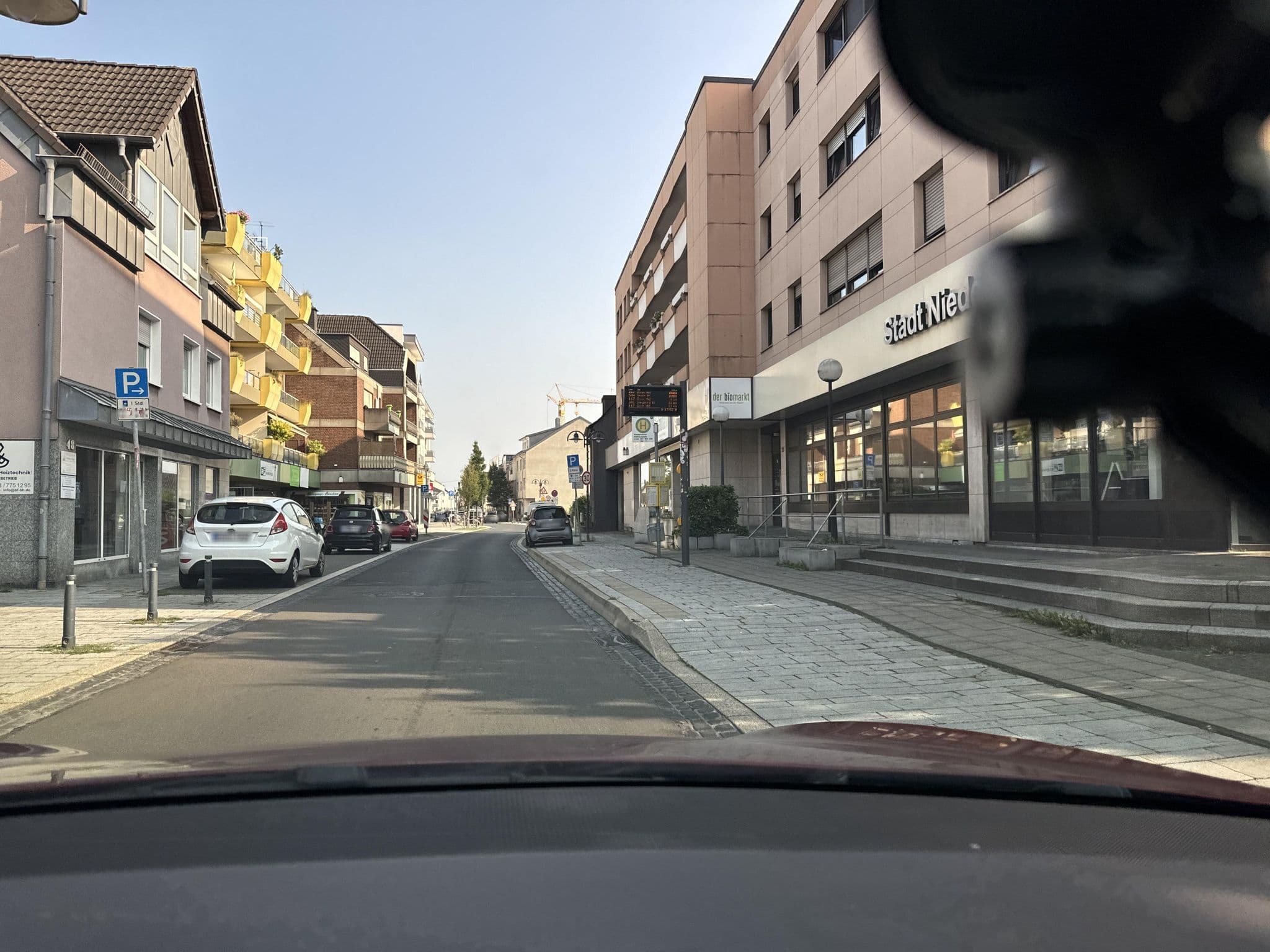 Street view near Gertrudenhof, Niederkassel — © maxd (CC BY-SA · Mapillary)