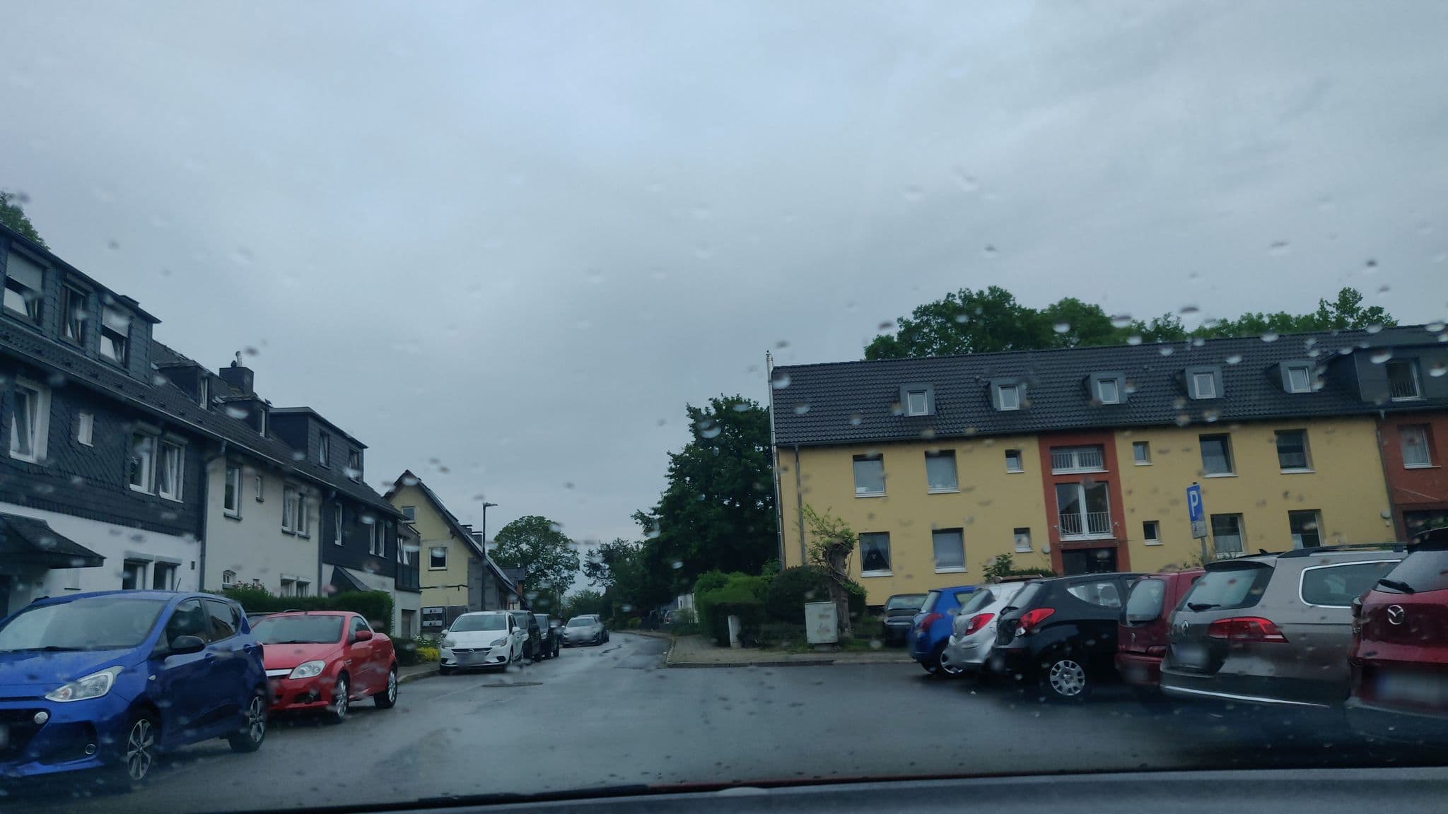 Street view near Reinhard und Karin Hennig, Heiligenhaus — © mighty_eighty (CC BY-SA · Mapillary)