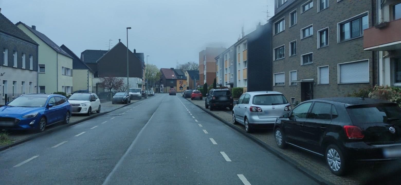 Street view near Martin Sonnberger Apartmentvermittlung, Oberhausen — © LouCipher (CC BY-SA · Mapillary)