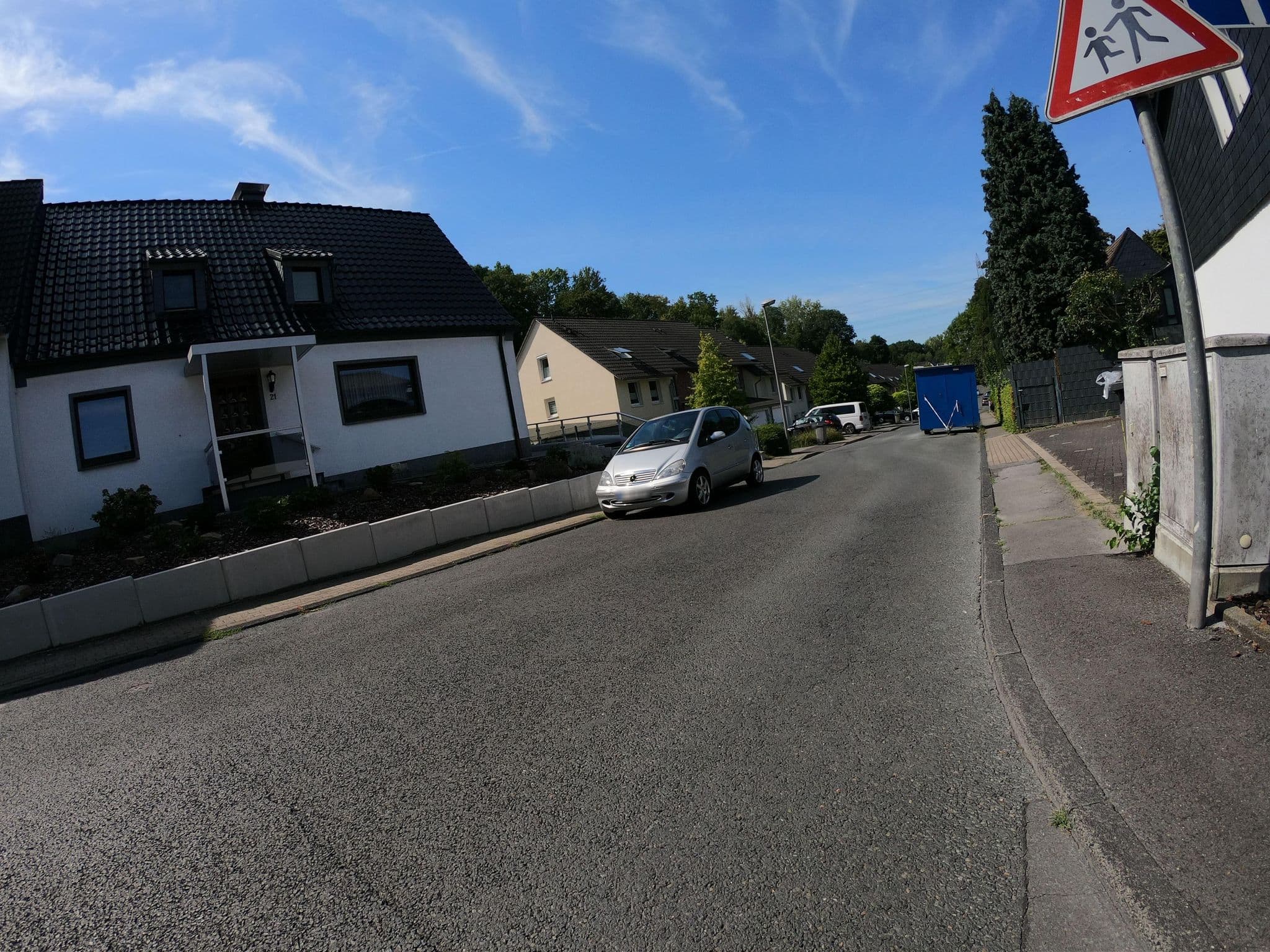 Street view near Privatzimmer-Krosta.eu, Wattenscheid — © geogladbecker (CC BY-SA · Mapillary)