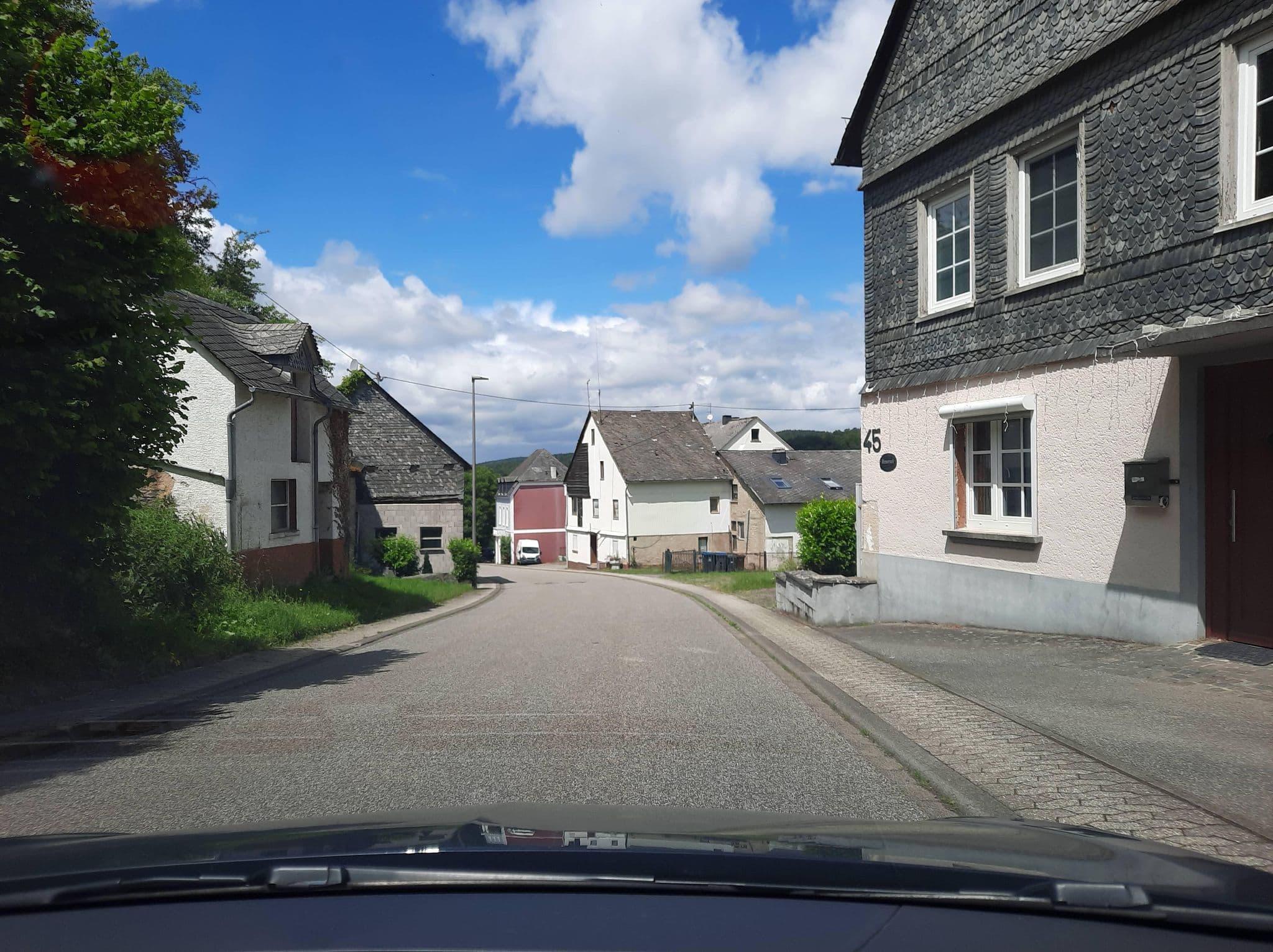 Street view near Historische Landgasthaus Schmidt, Blankenrath — © Lowiekse (CC BY-SA · Mapillary)