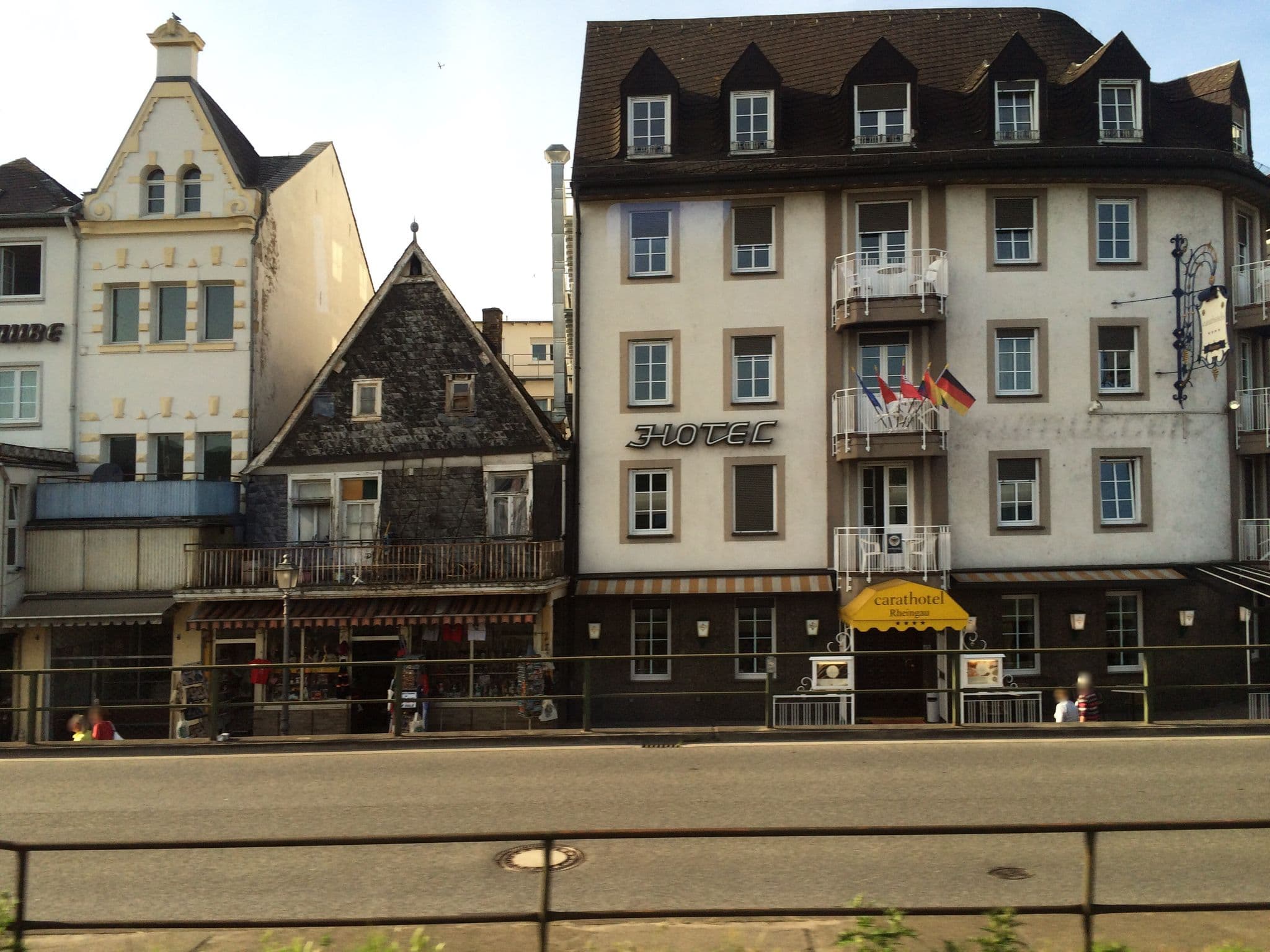 Street view near hoteltraube Rüdesheim, Rüdesheim am Rhein — © ziltoidium (CC BY-SA · Mapillary)