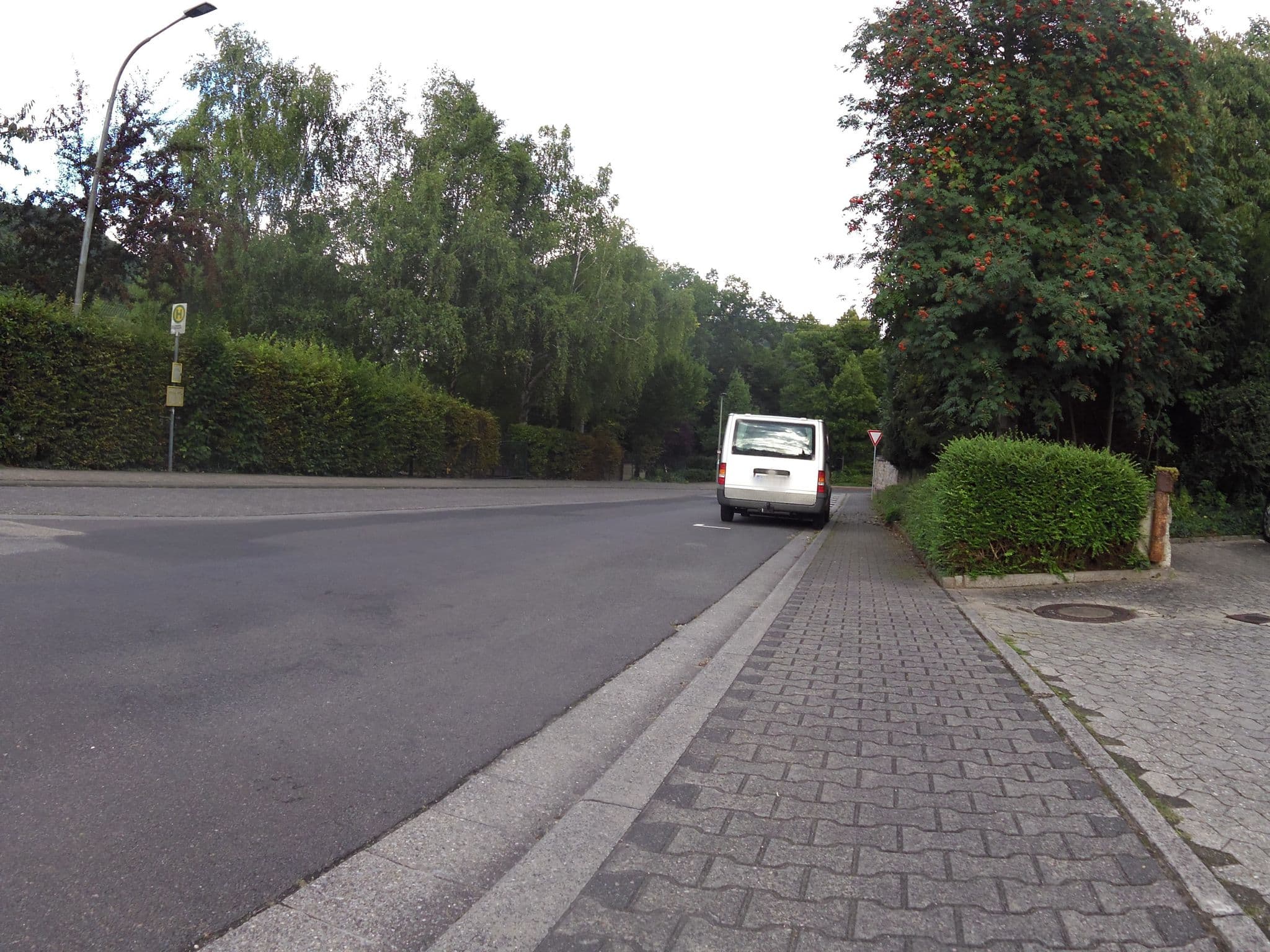 Street view near Zum Talschloss Janssen in Bad Münster, Bad Münster am Stein-Ebernburg — © chuck (CC BY-SA · Mapillary)