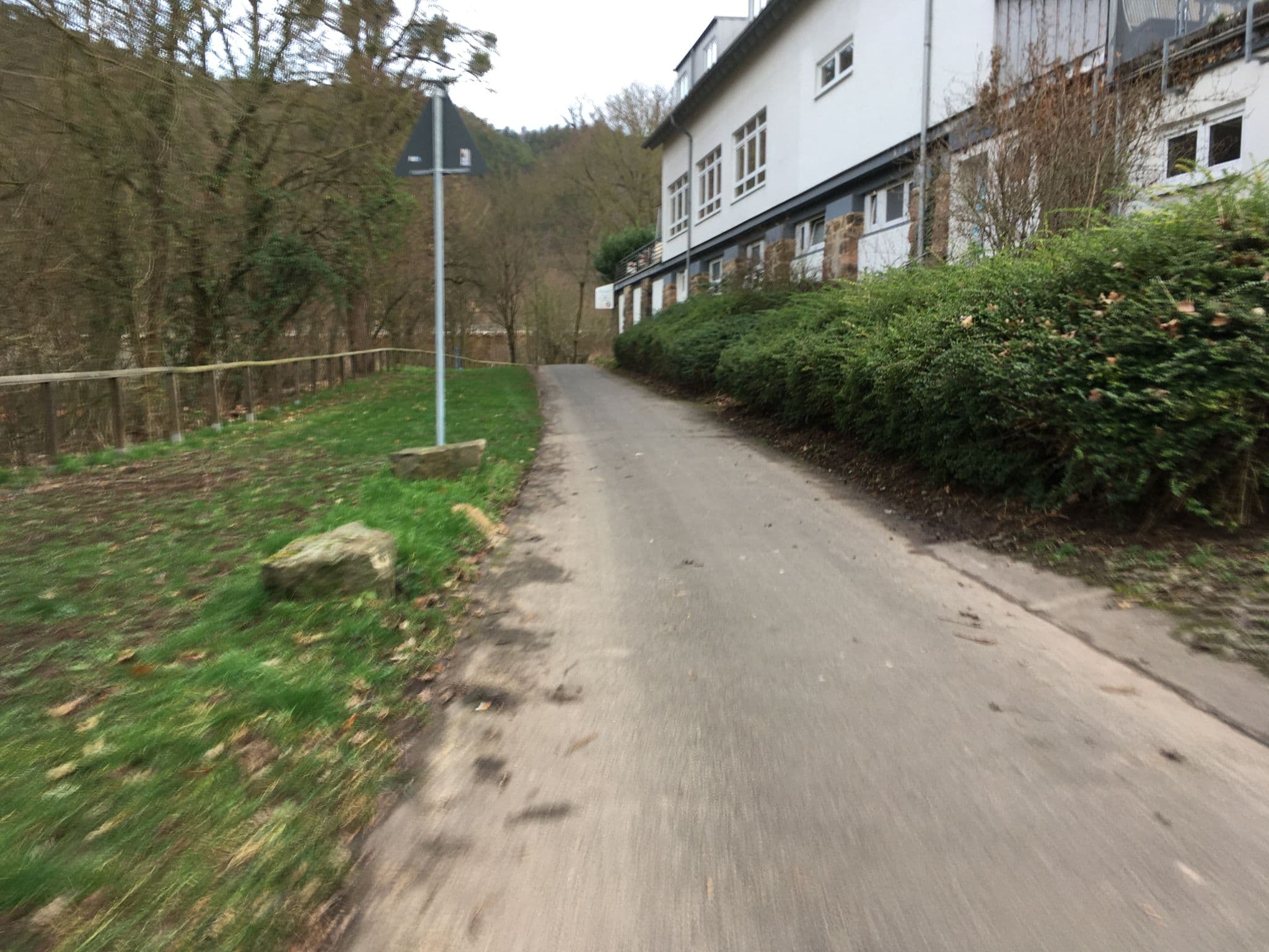 Street view near Haus des Sports, Bad Münster am Stein-Ebernburg — © changchun1 (CC BY-SA · Mapillary)