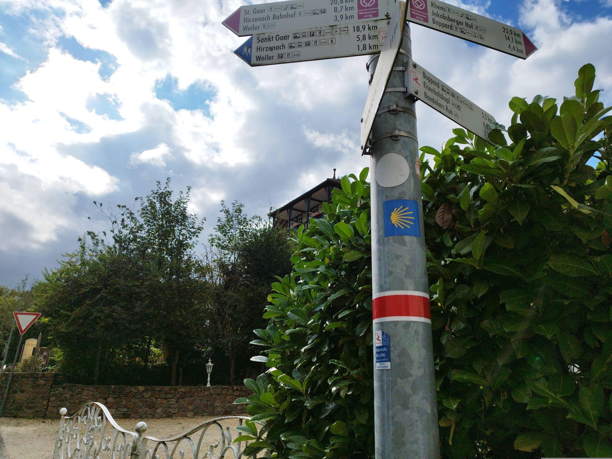 Street view near Park Villa, Kamp-Bornhofen — © ber319 (CC BY-SA · Mapillary)