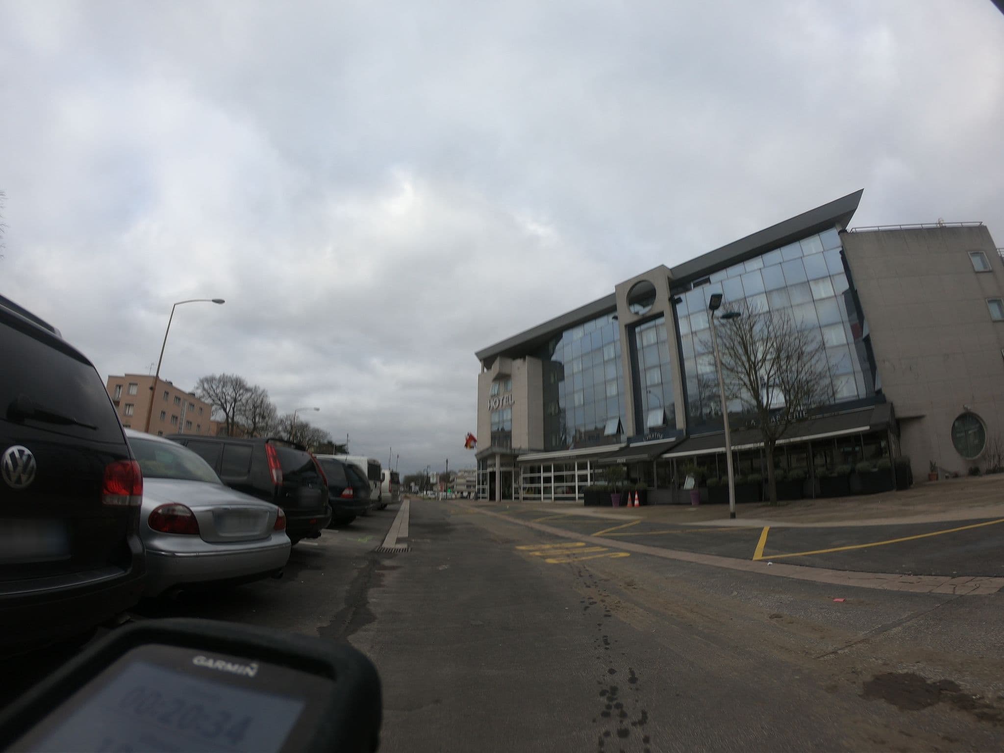 Street view near Ibis Styles Le Chateaubriand, Châtenay-Malabry — © htonchia (CC BY-SA · Mapillary)